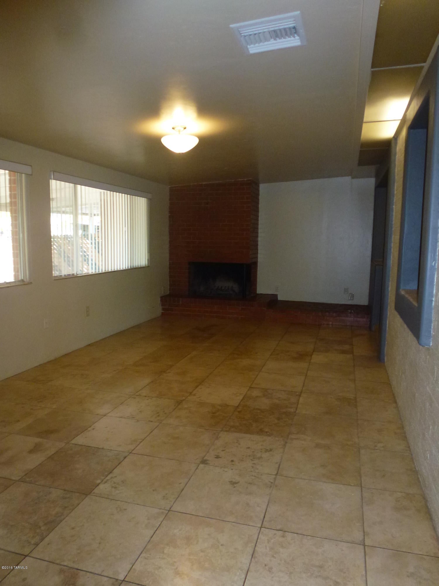 Mountain View Acre Farms - Residential Lease