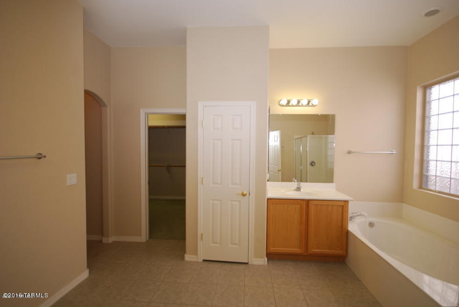 Presidio Del Valle (1-166) - Residential Lease