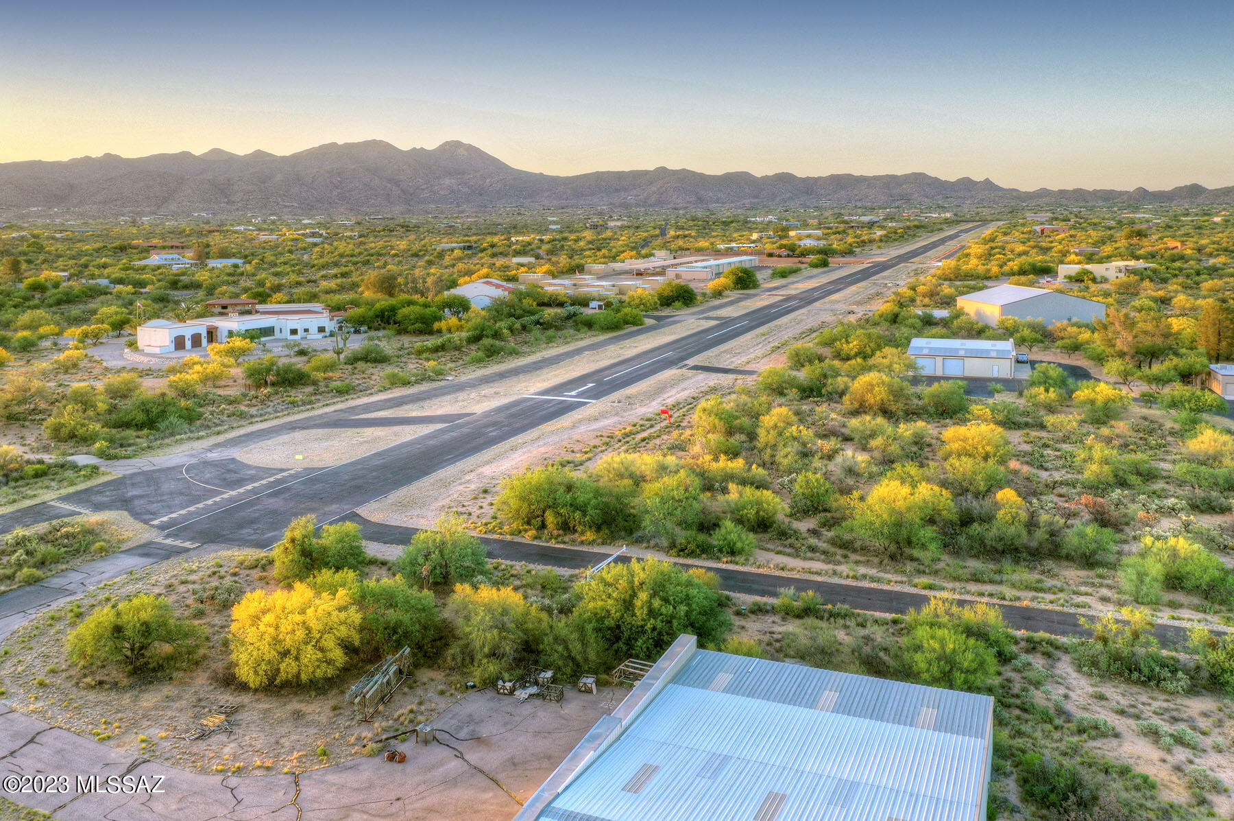 La Cholla Airpark - Residential