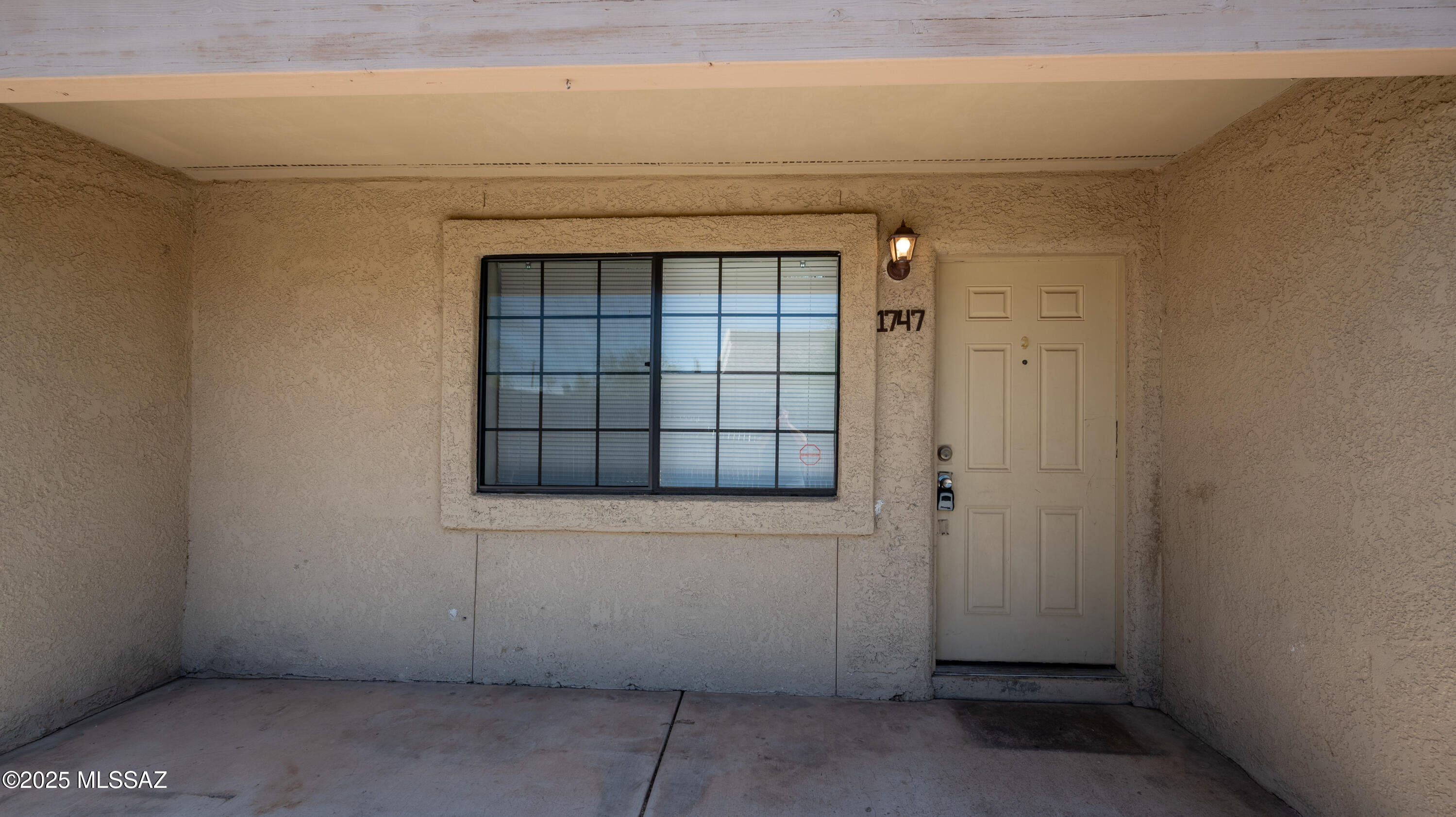 A Gorgeous unit in a fully remodeled triplex in central Tucson! Freshly painted 2 Bdrm/1 Bath with ceramic tile throughout. Natural lighting in Great room, efficient upgraded galley kitchen with dinette area. Water is included in rent. AC, Washer/dryer hook ups and nice low care backyard. Just minutes away from El Con Shopping Mall, restaurants, & UA. On Bus Line, convenient to Reid Park with Zoo, Golf Course, Exercise Track around Park, Open Air Concert Area, High Corbett Field plus more. TUSD Schools, Must see! All Electric Home (Speedway/Country Club)