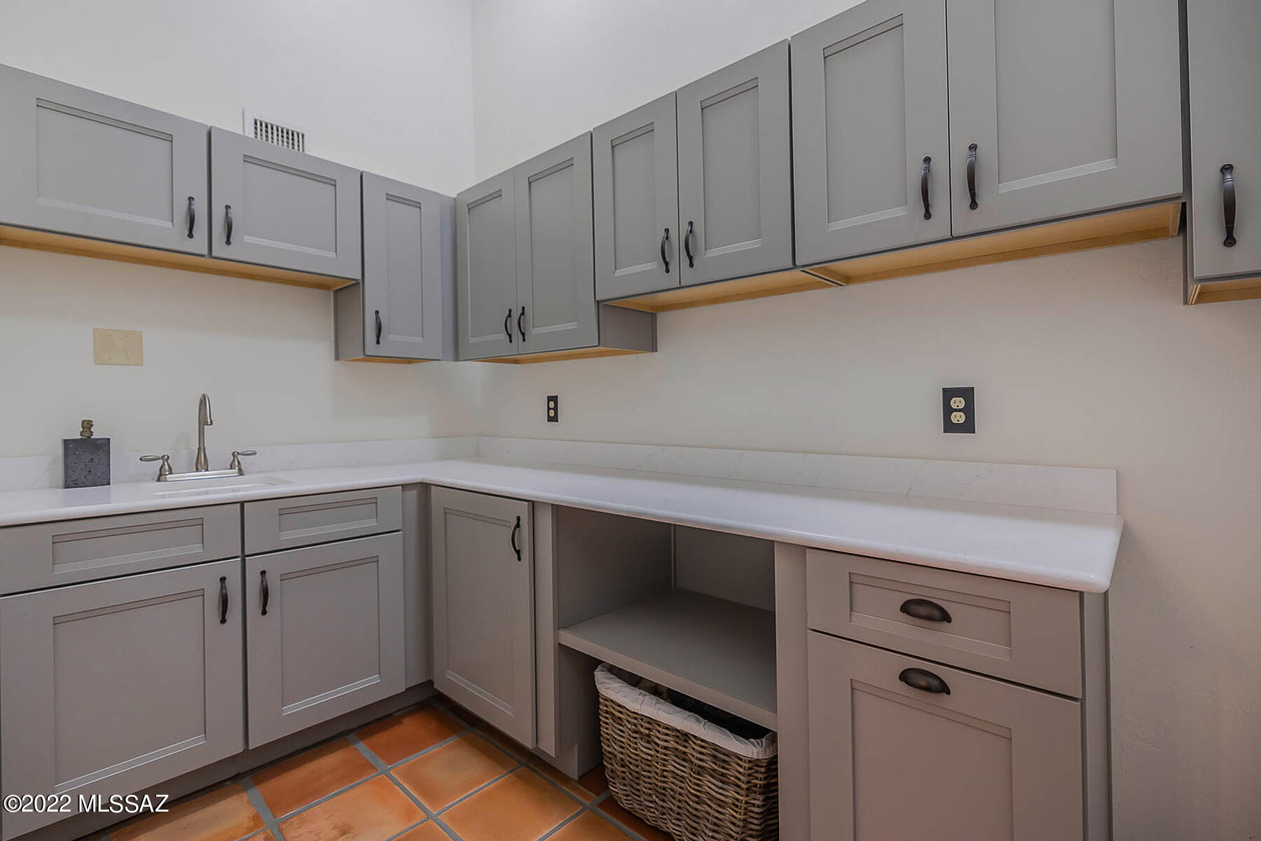 Finisterra (1-210) - Residential