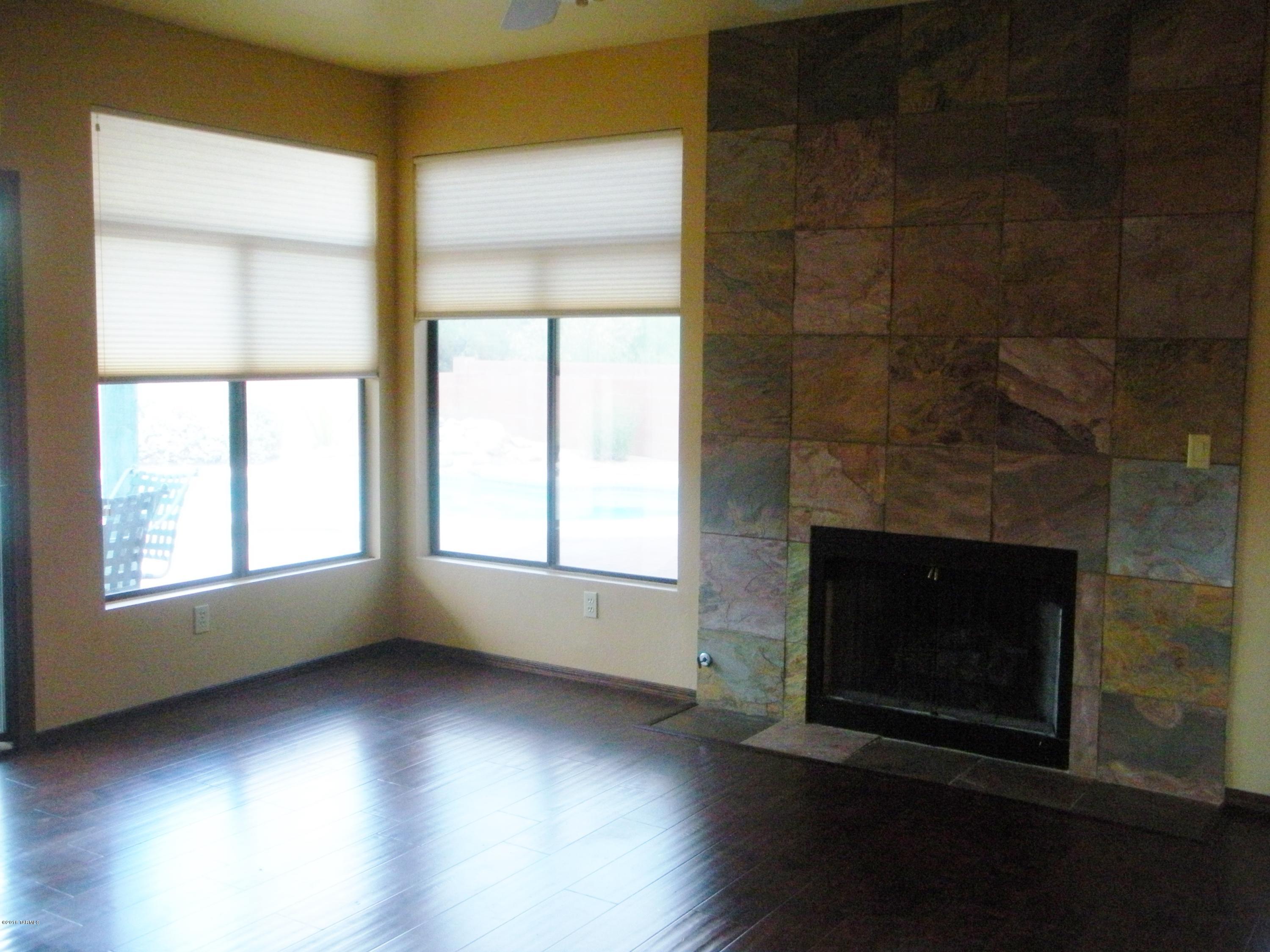 Tierra Santa (1-126) - Residential Lease