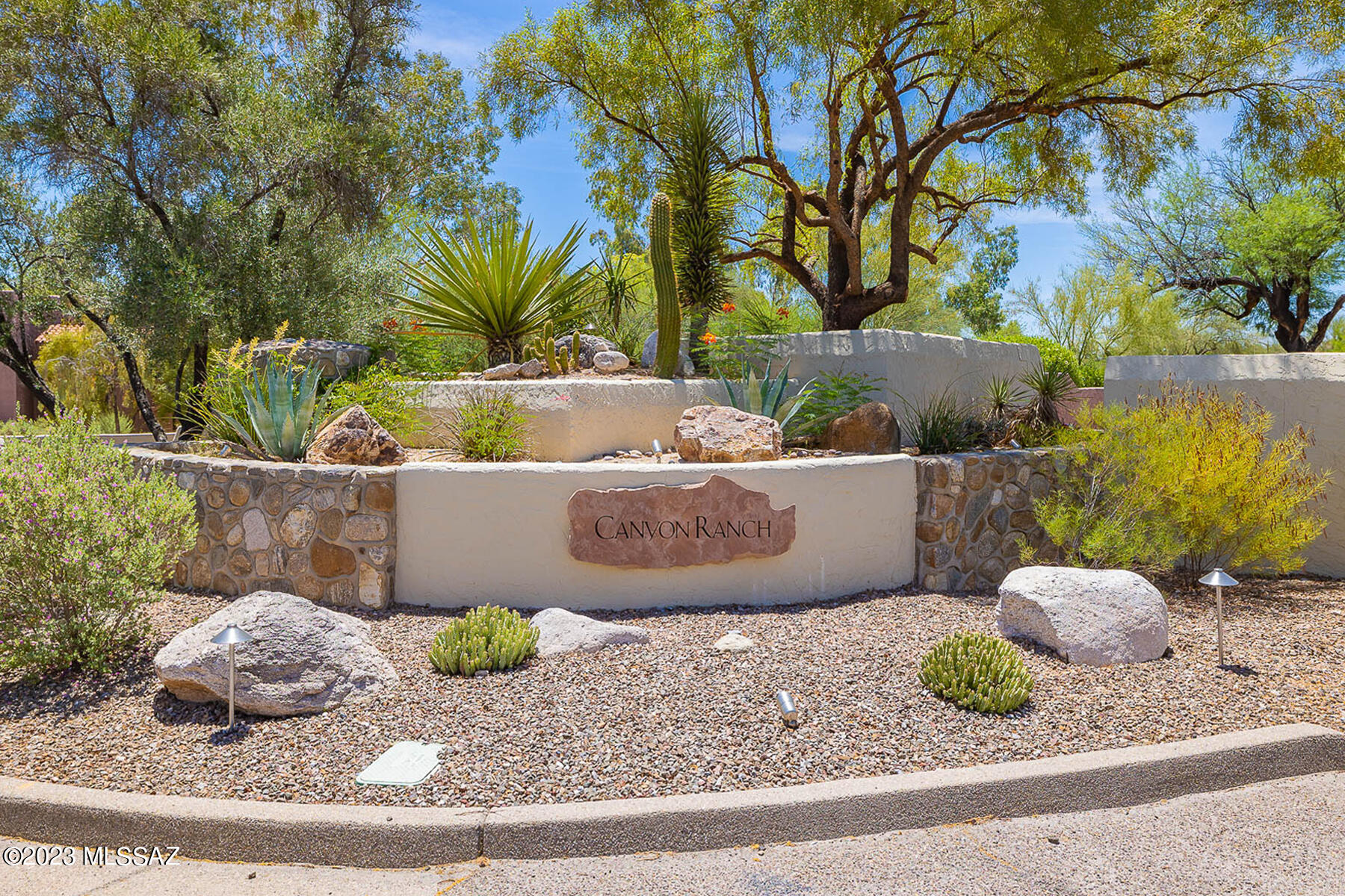 One of the best locations at Canyon Ranch, just a quick walk to all the facilities. Like new, lightly lived in, totally remodeled and furniture is included along with all the kitchen items & beds. Just bring your personal items and you're ready to enjoy all that Canyon Ranch has to offer. Canyon Ranch is like camp for adults. An opportunity to immerse yourself into a healthier & happier version of yourself. Let the professionals at Canyon Ranch guide and motivate you to reach your health, fitness, & wellness aspirations. Owning this Casita allows full use of all that Canyon Ranch has to offer: numerous fitness classes, water aerobics, lectures, pickle ball, tennis, medical, spiritual & behavior health, as well. Different styles of massages & facials to choose from... You'd never get bored