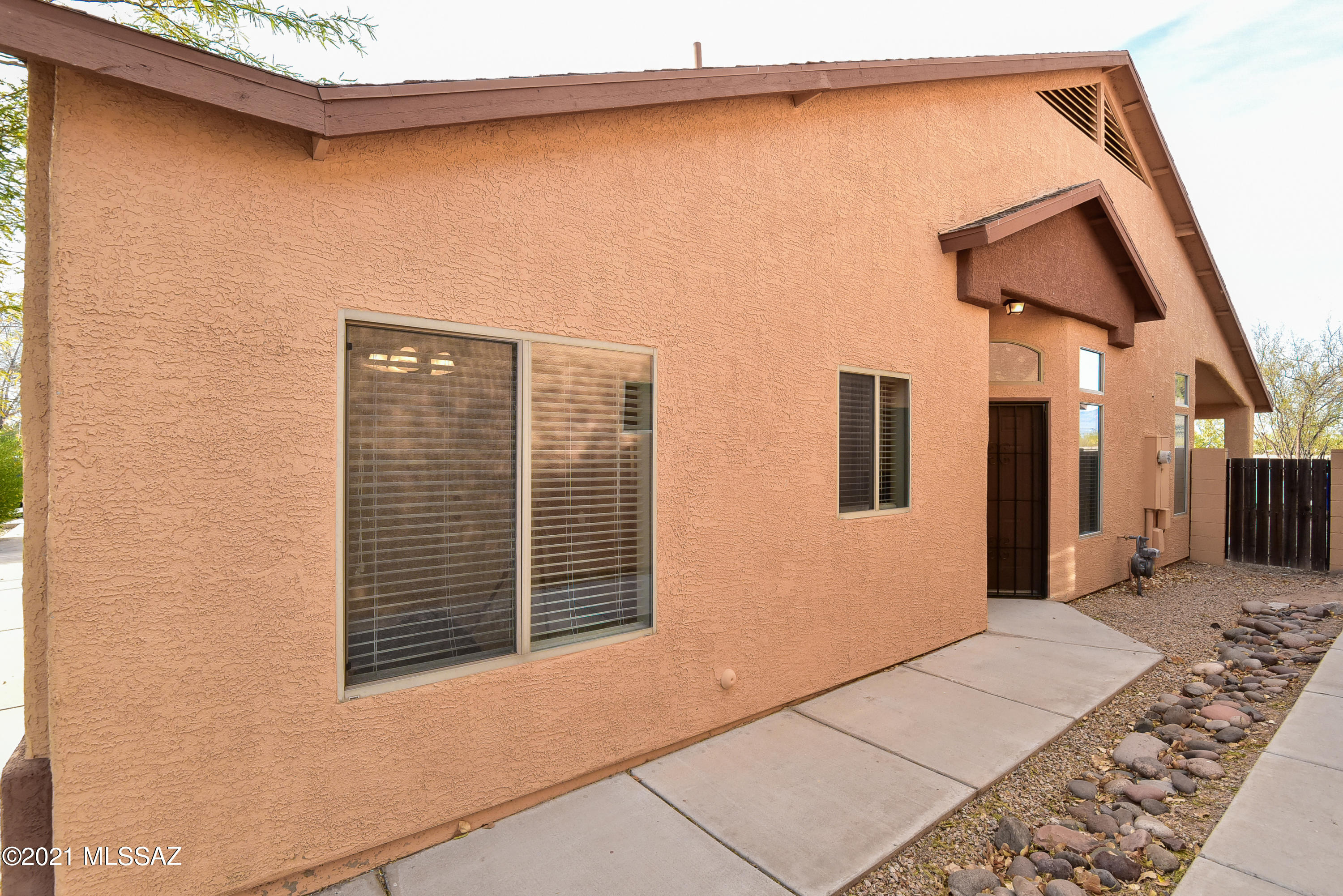 Tres Pueblos - Residential