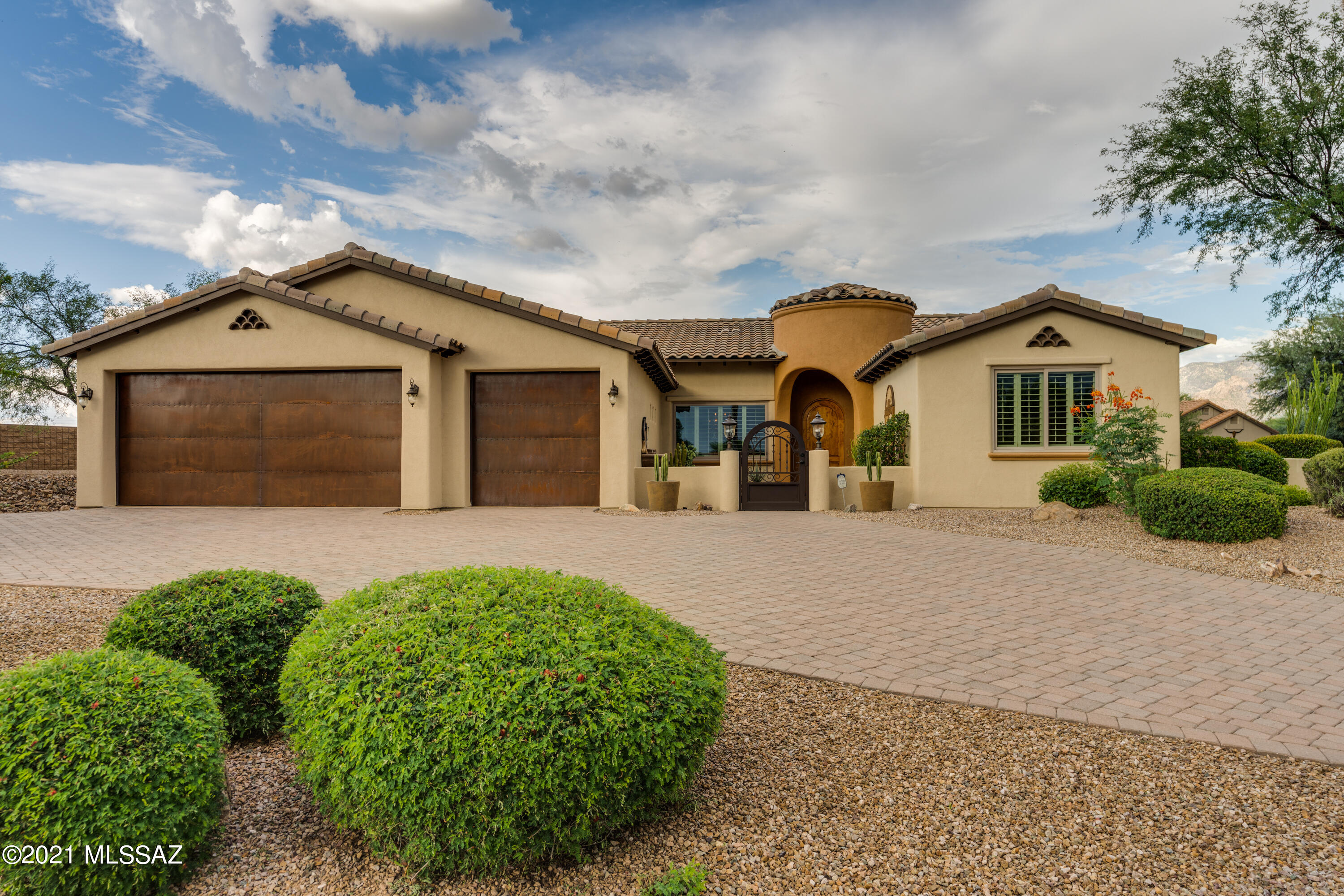 3RD Fairway at Oro Valley Country Club - Residential