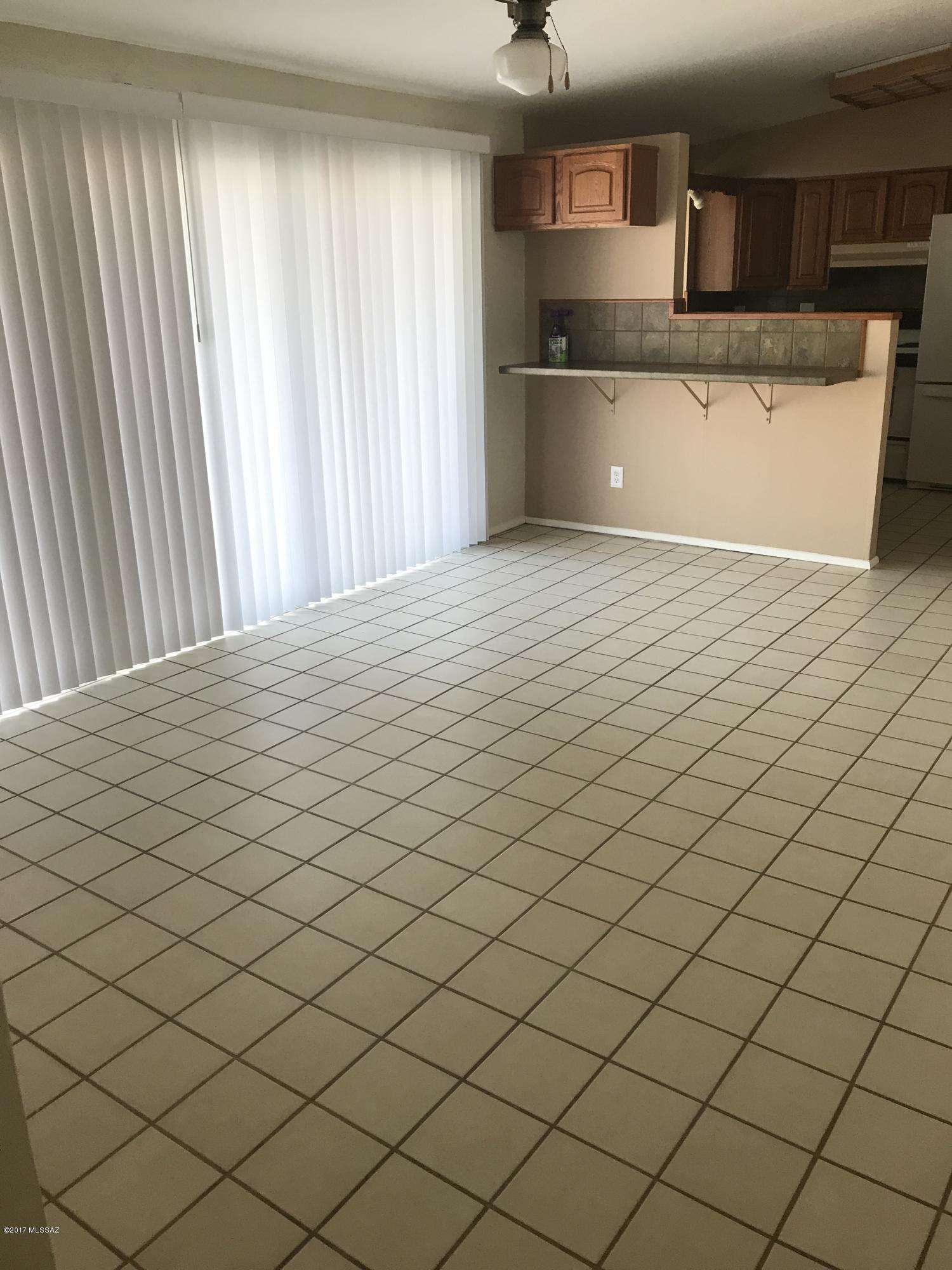 Longview Estates (194-470) - Residential Lease
