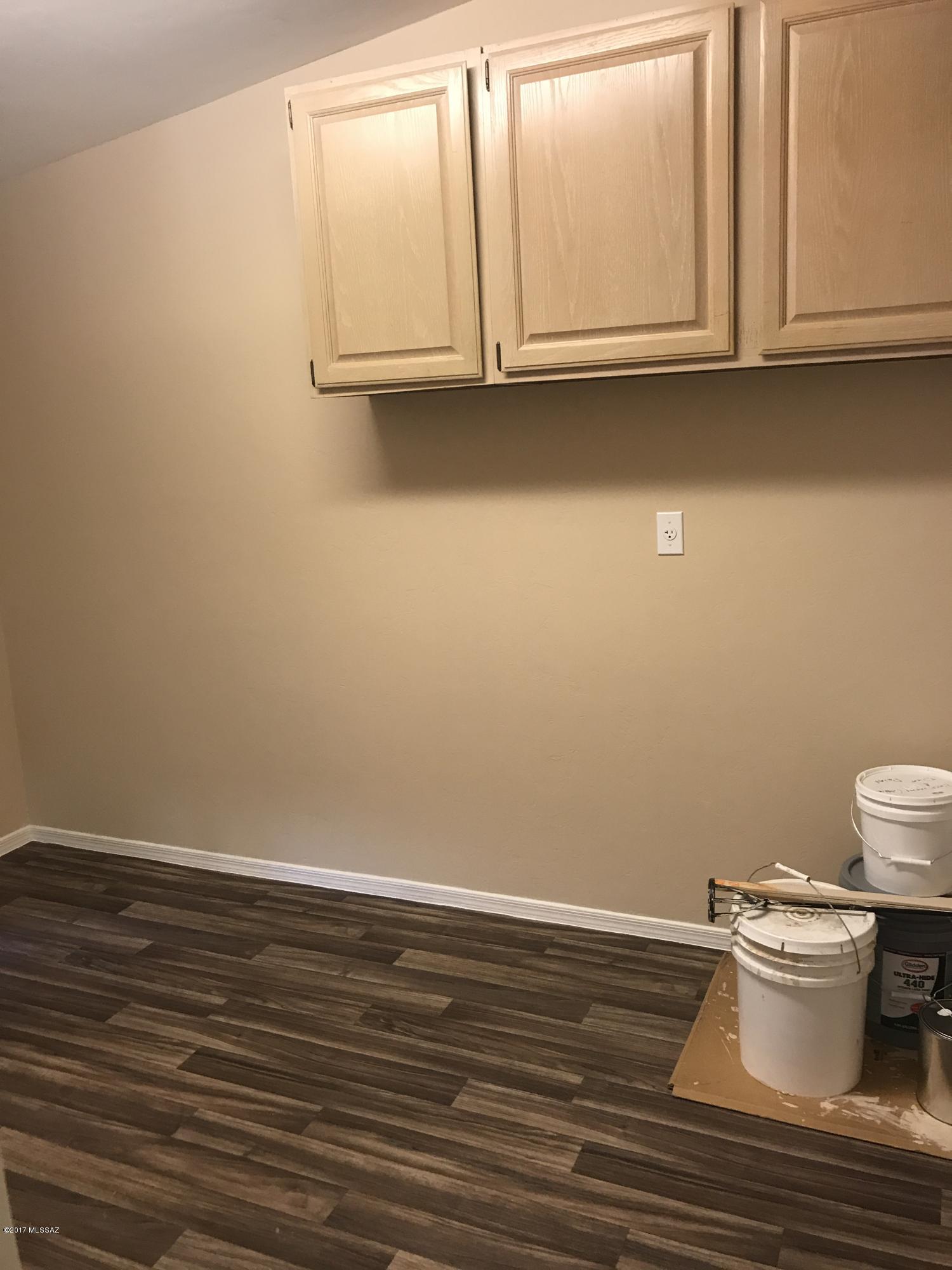 Longview Estates (194-470) - Residential Lease