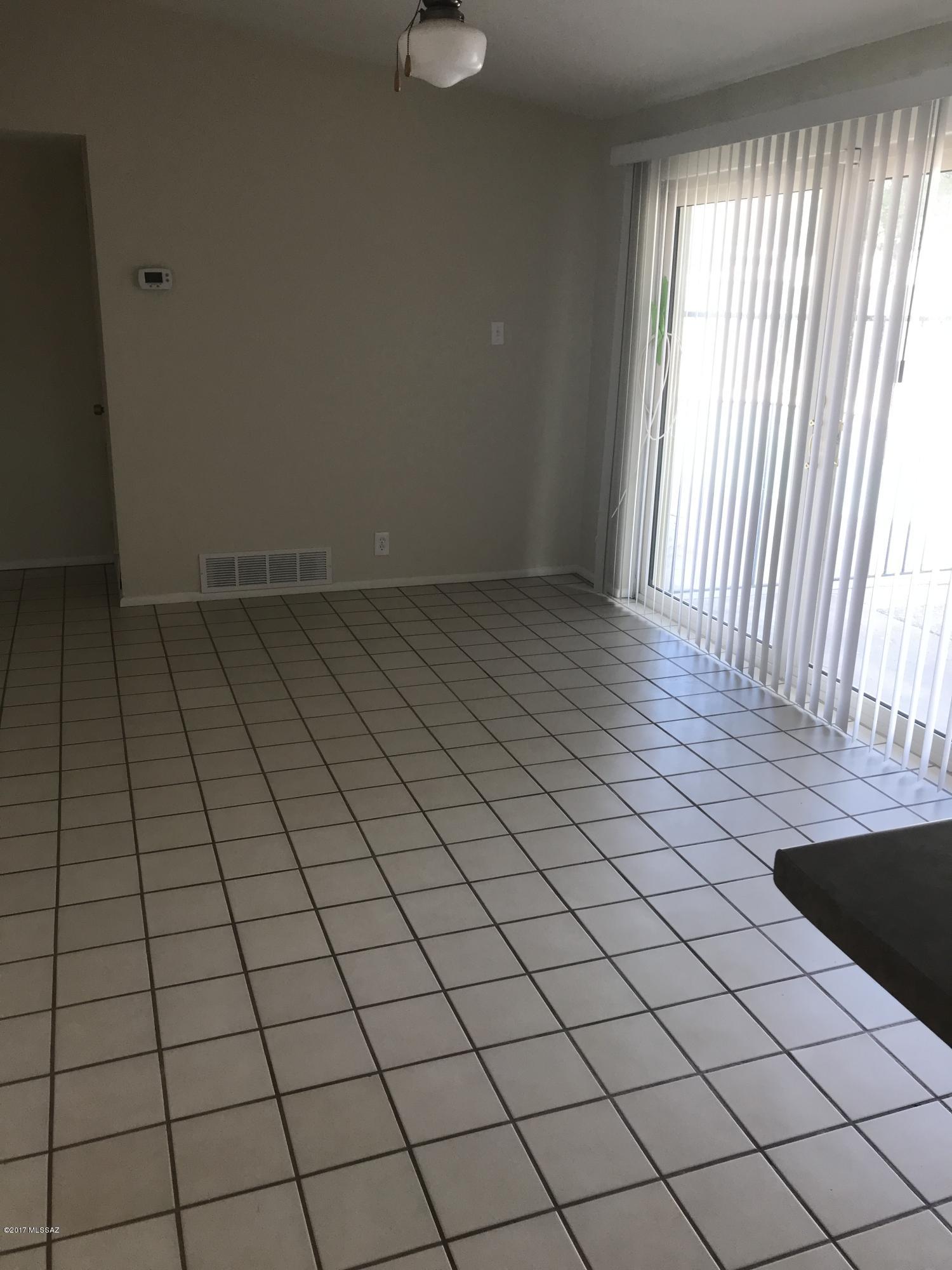 Longview Estates (194-470) - Residential Lease