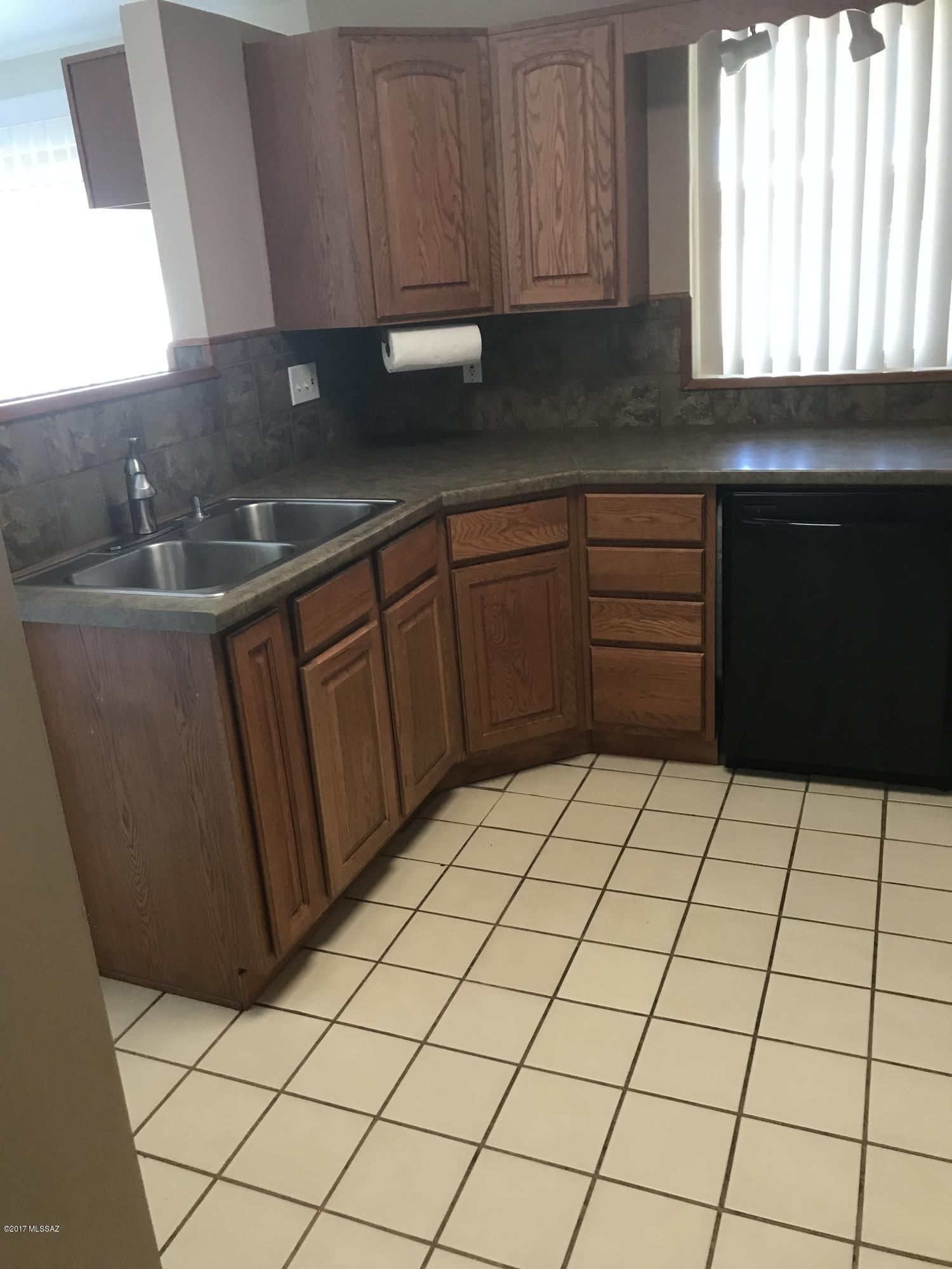Longview Estates (194-470) - Residential Lease