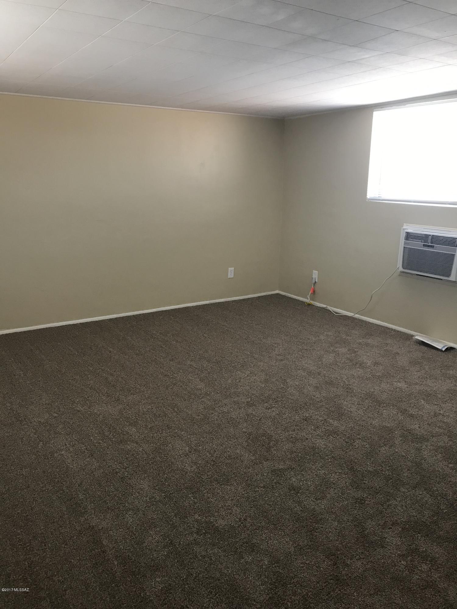 Longview Estates (194-470) - Residential Lease