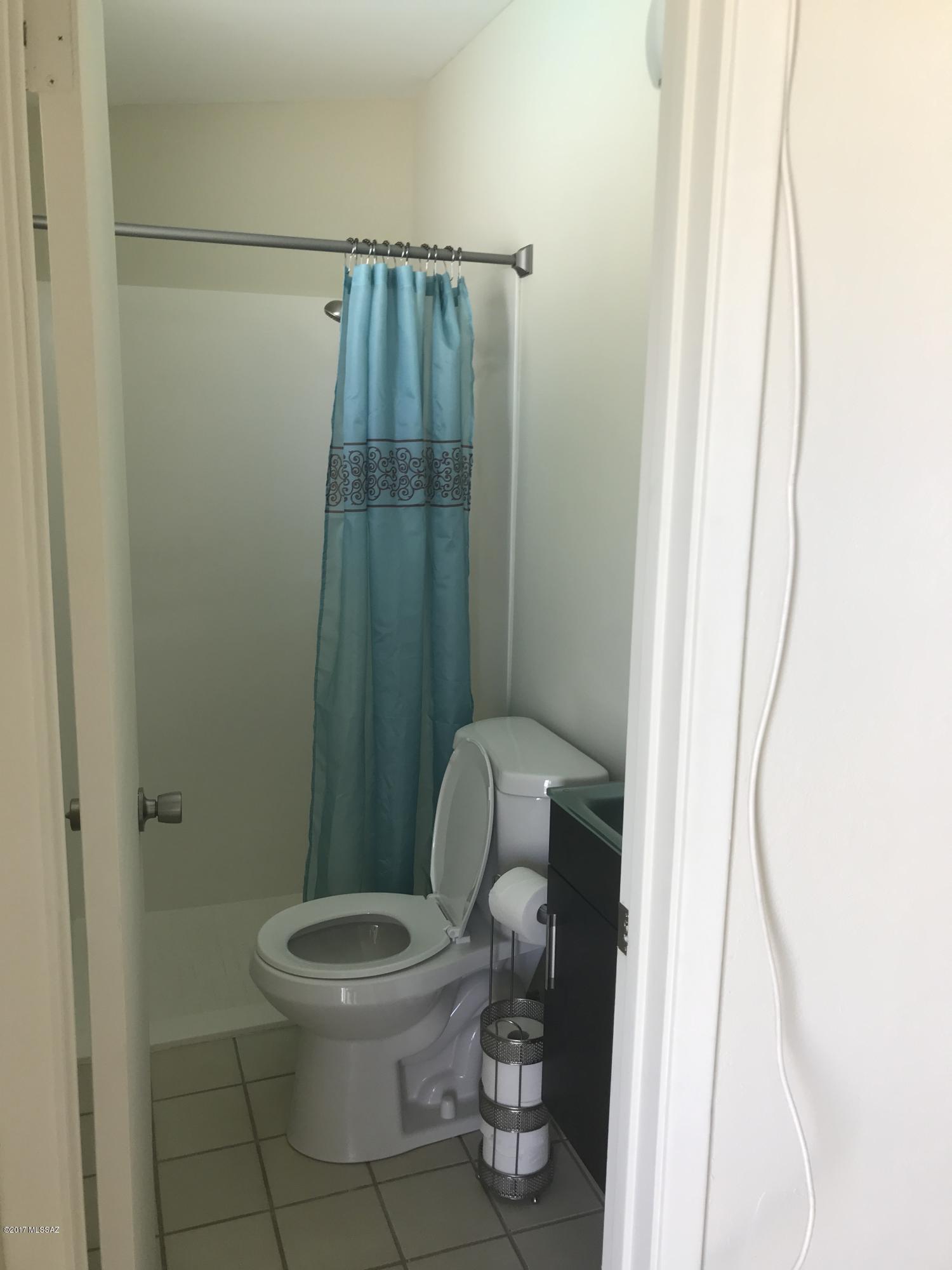 Longview Estates (194-470) - Residential Lease
