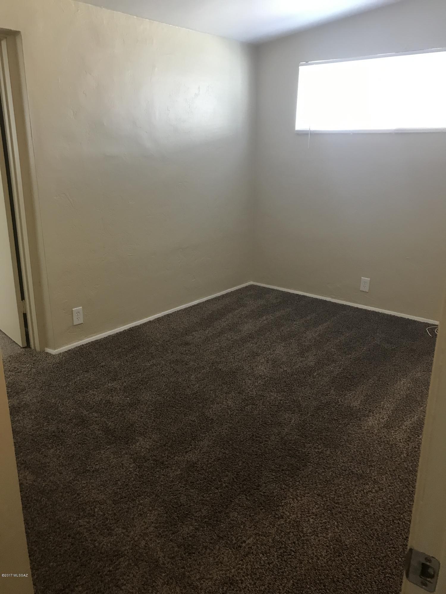 Longview Estates (194-470) - Residential Lease