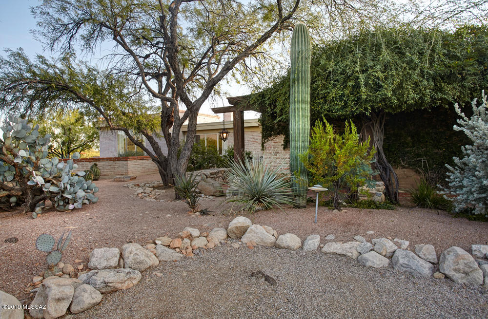Catalina Foothills Estates NO. 7 - Residential