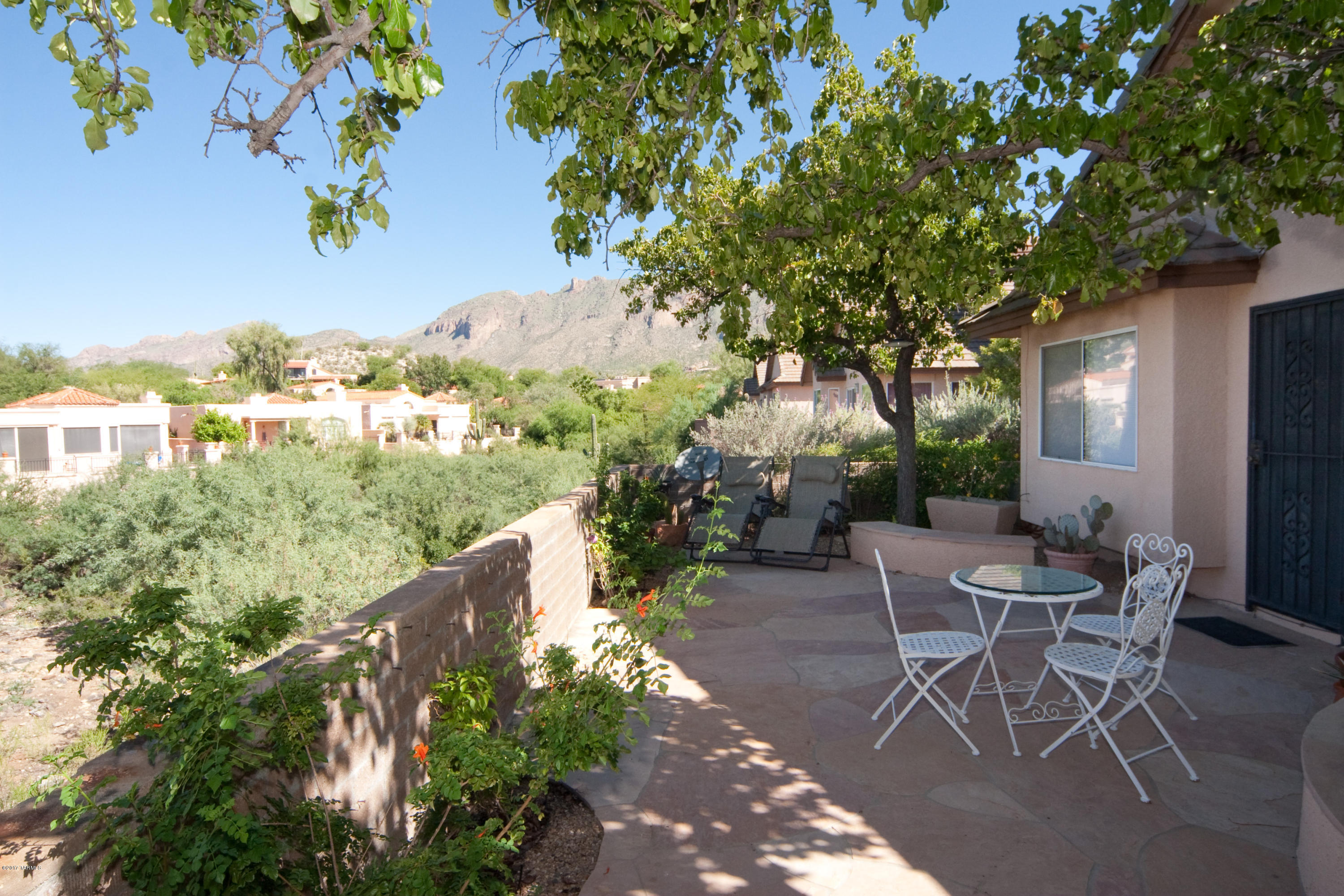 Las Palomitas Resub (101-116,118-162,164-200) - Residential Lease