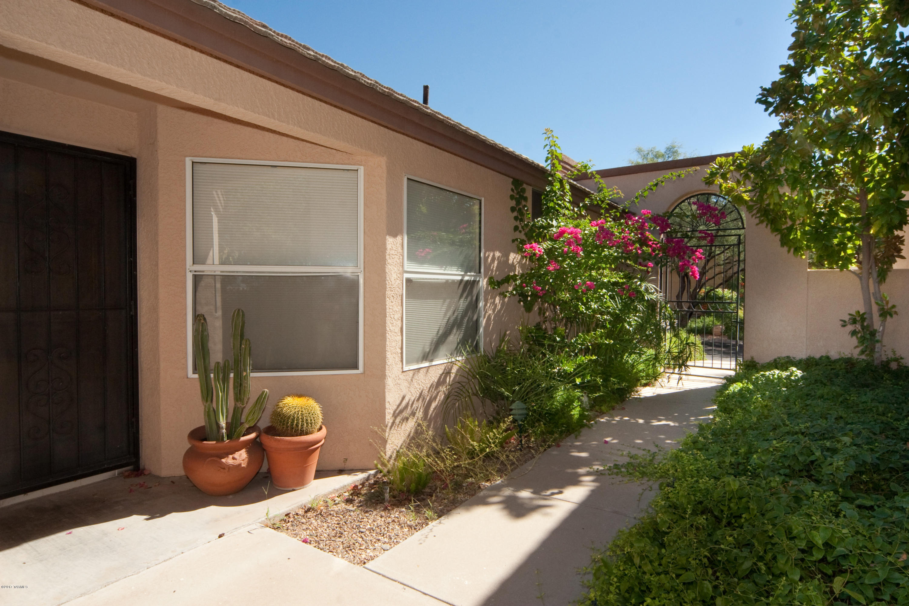 Las Palomitas Resub (101-116,118-162,164-200) - Residential Lease