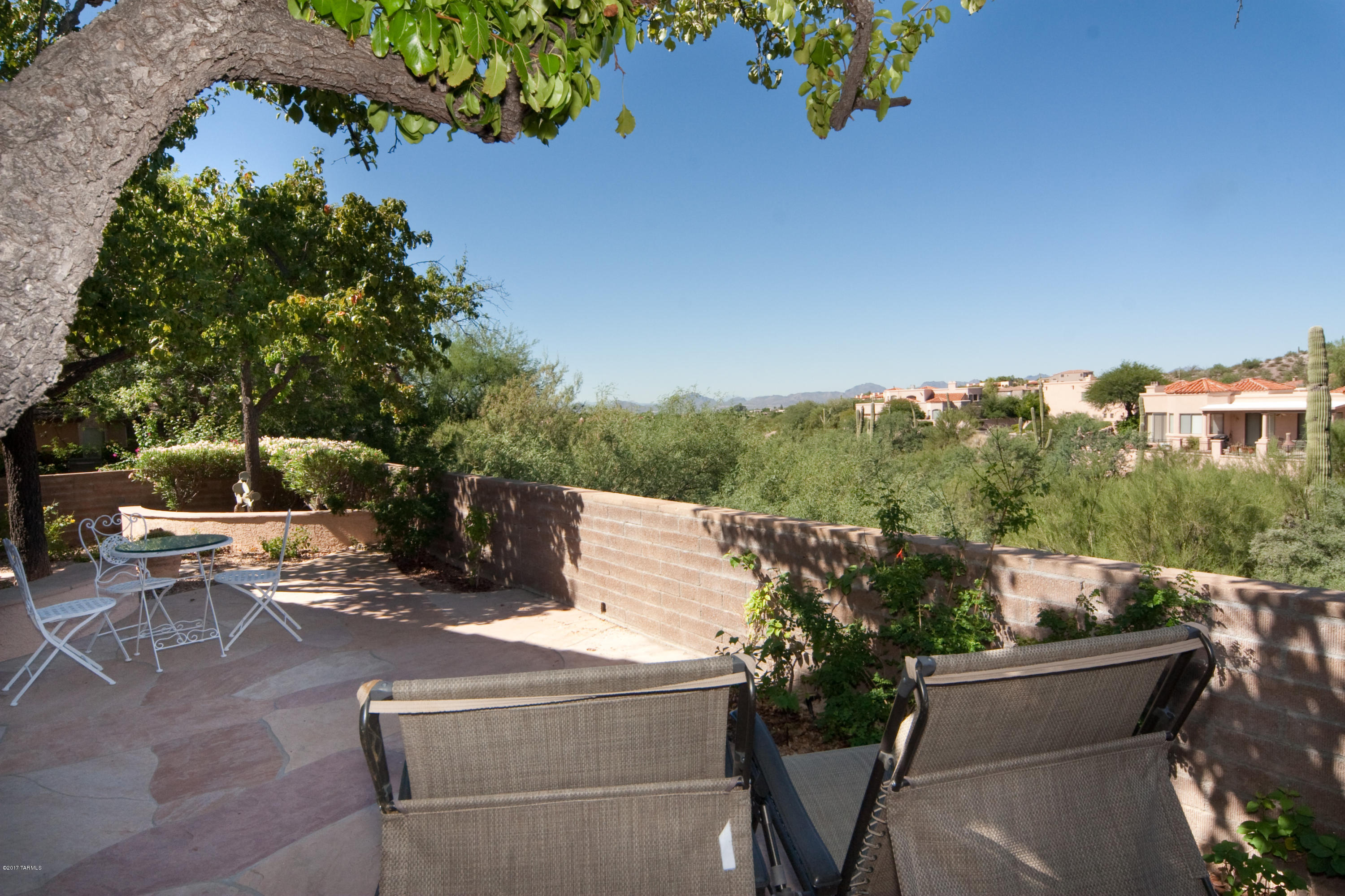 Las Palomitas Resub (101-116,118-162,164-200) - Residential Lease