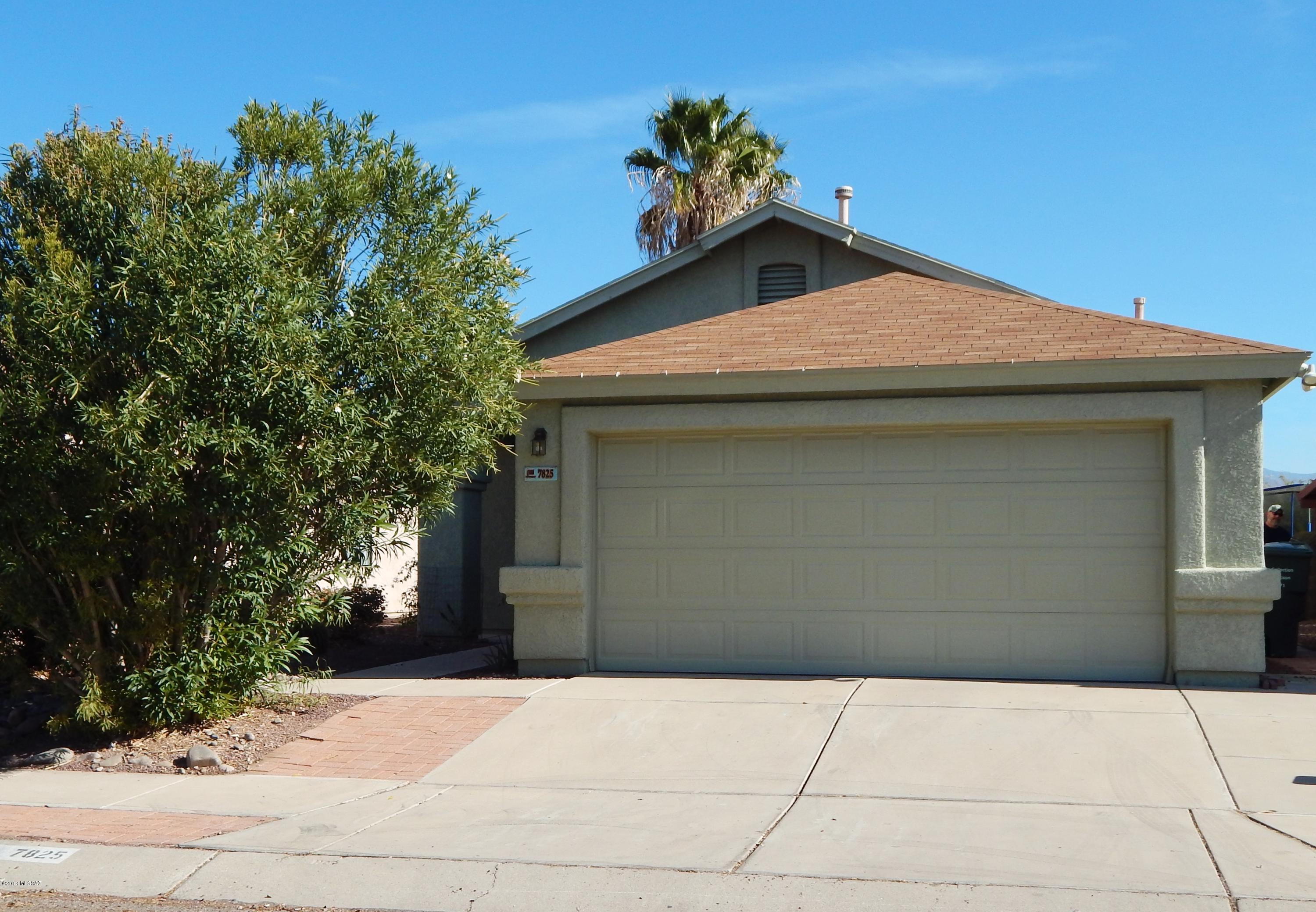 Great home in the Vail School District! Close to shopping, DMAFB, Raytheon, and much more. NO HOA! This home is MOVE-IN READY and features 3 bedrooms and 2 bathrooms with ample common area living space. The living areas have high ceilings for a nice open feel to the spaces. The master bath has an oversized RE-BATH shower with built-in seat. Both bathrooms also have plentiful storage with built-in linen closets! The back patio has been extended with brick pavers providing lots of space for furniture, BBQ grills, and more. Come by and take a look today!