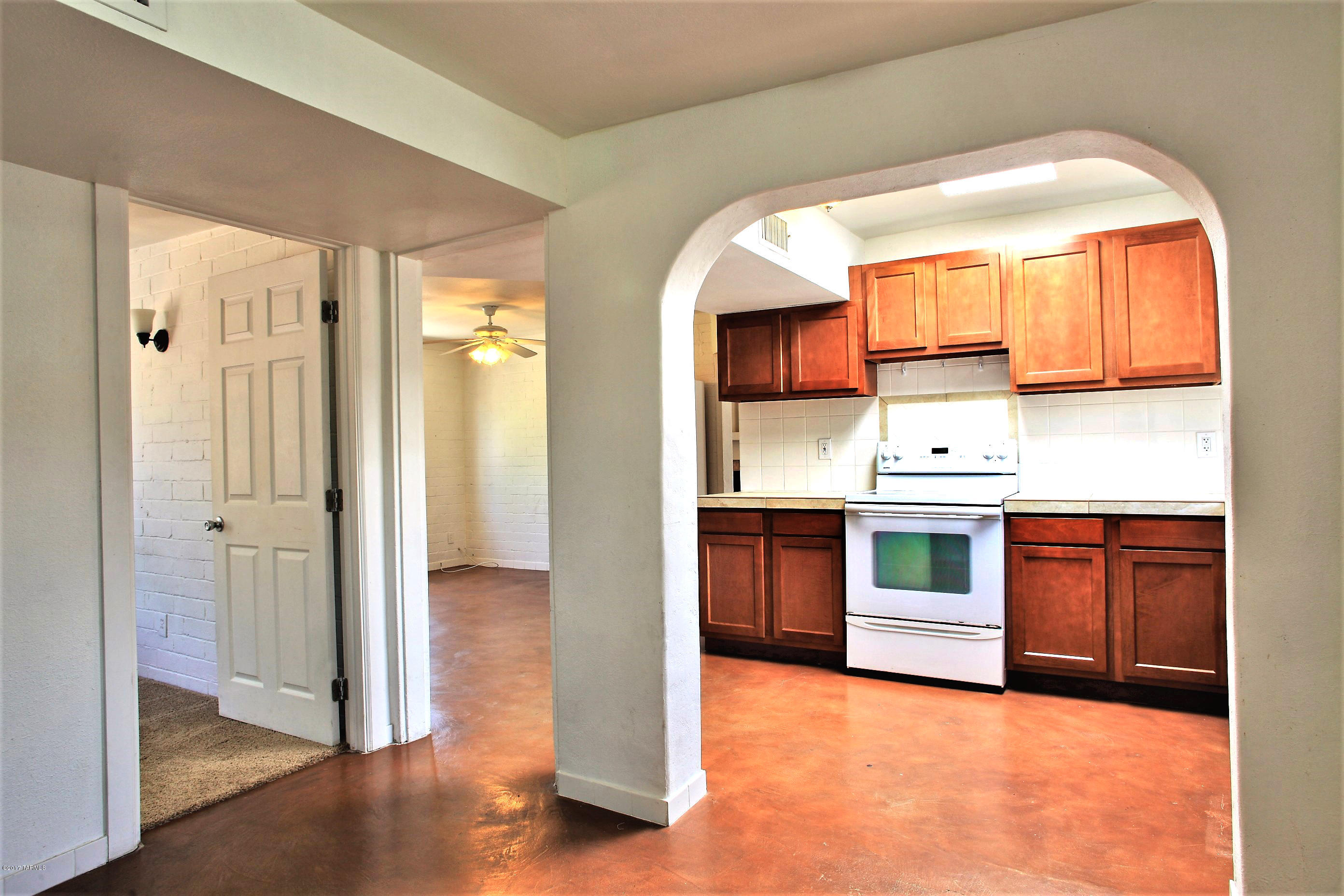 Country Club Manor - Residential