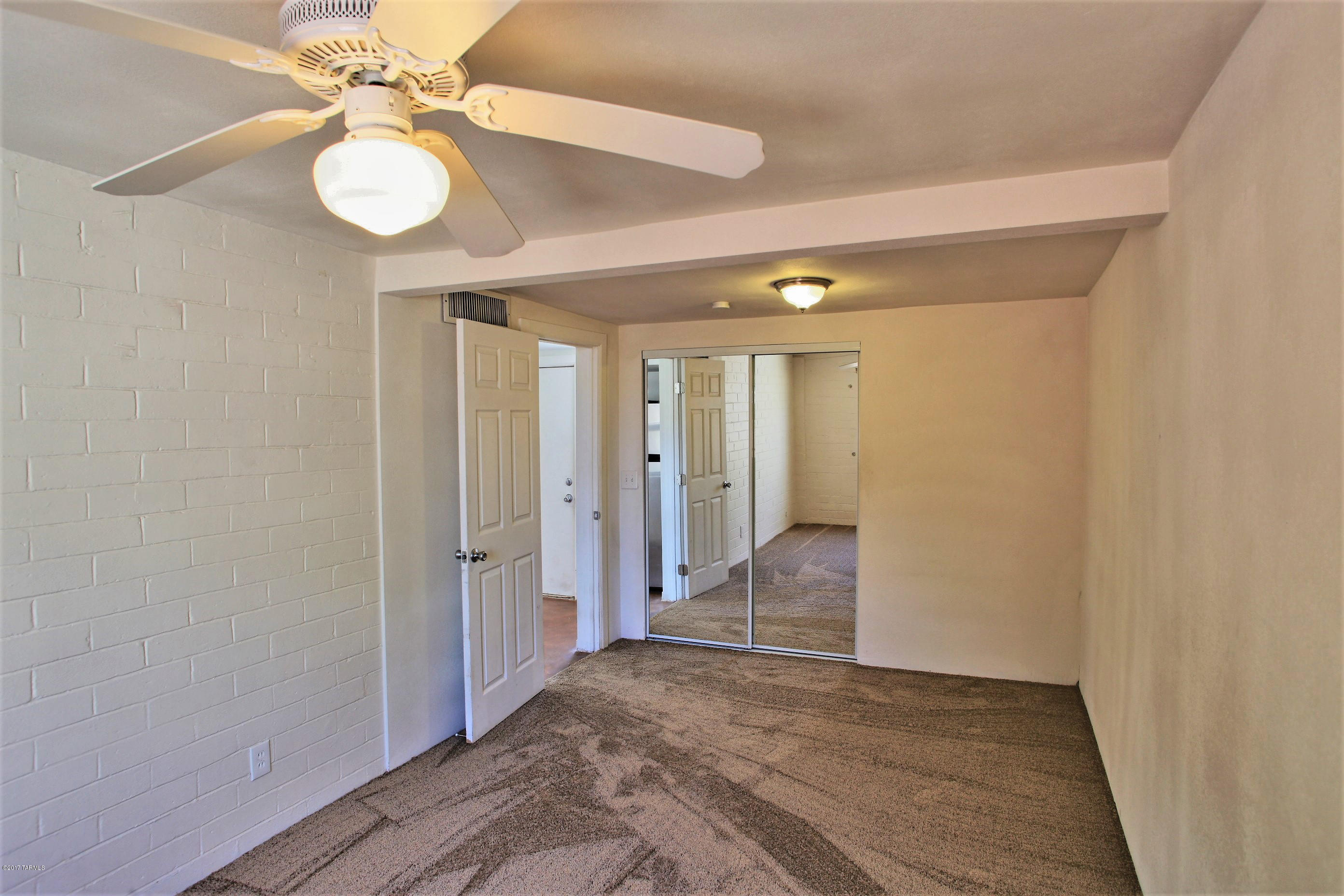 Country Club Manor - Residential