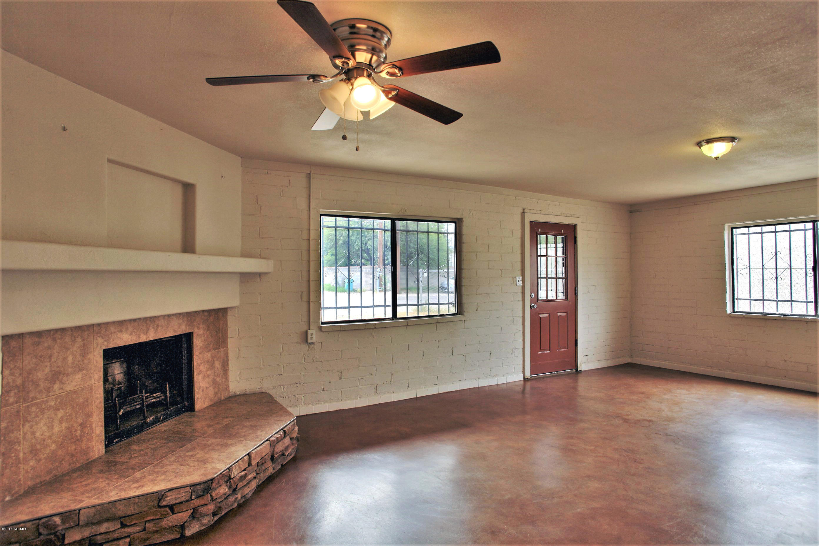 Country Club Manor - Residential