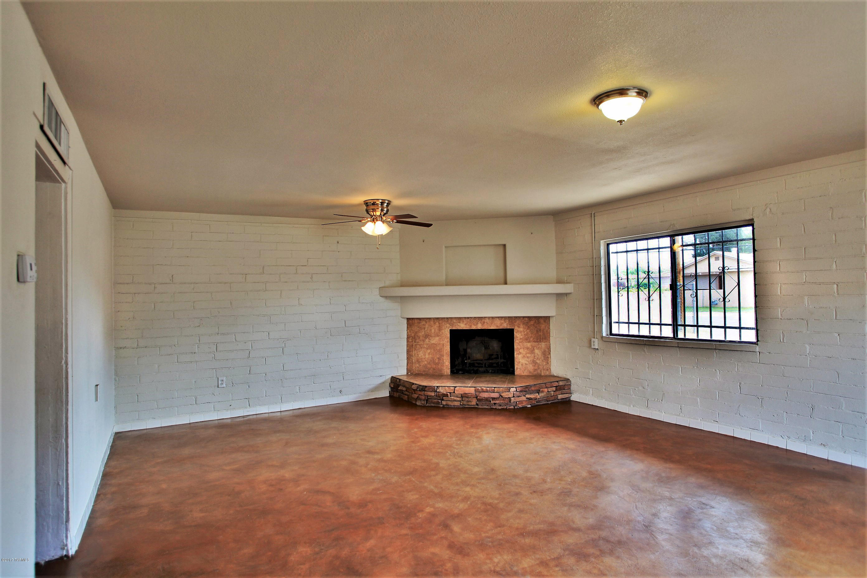 Country Club Manor - Residential
