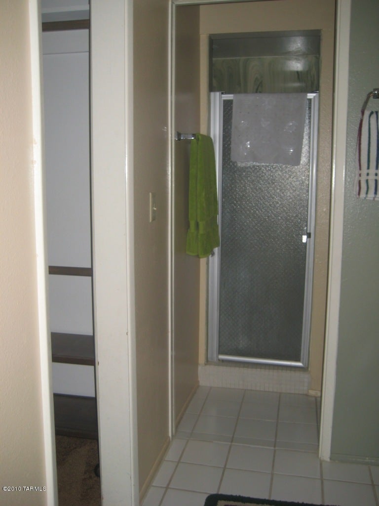 Las Primeras Lomas (1-76) - Residential Lease