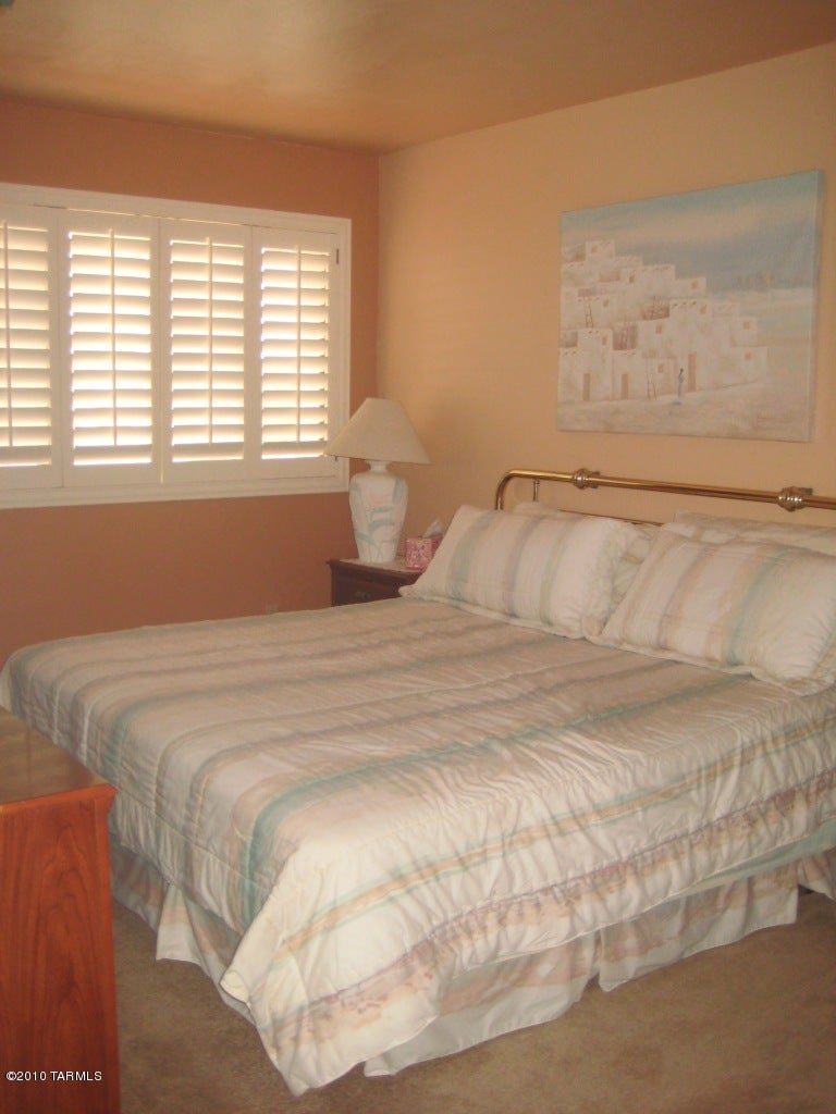 Las Primeras Lomas (1-76) - Residential Lease