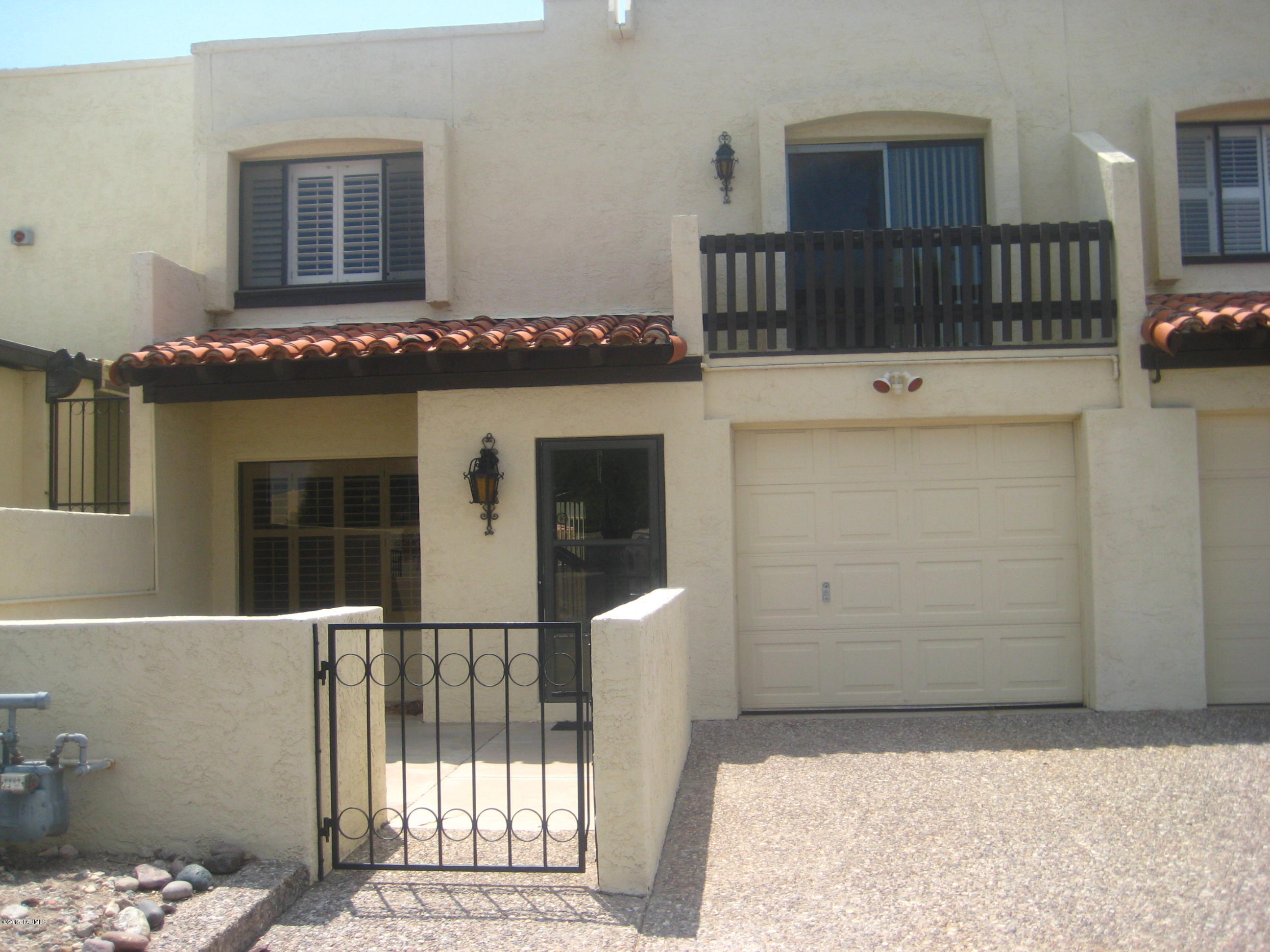 Las Primeras Lomas (1-76) - Residential Lease