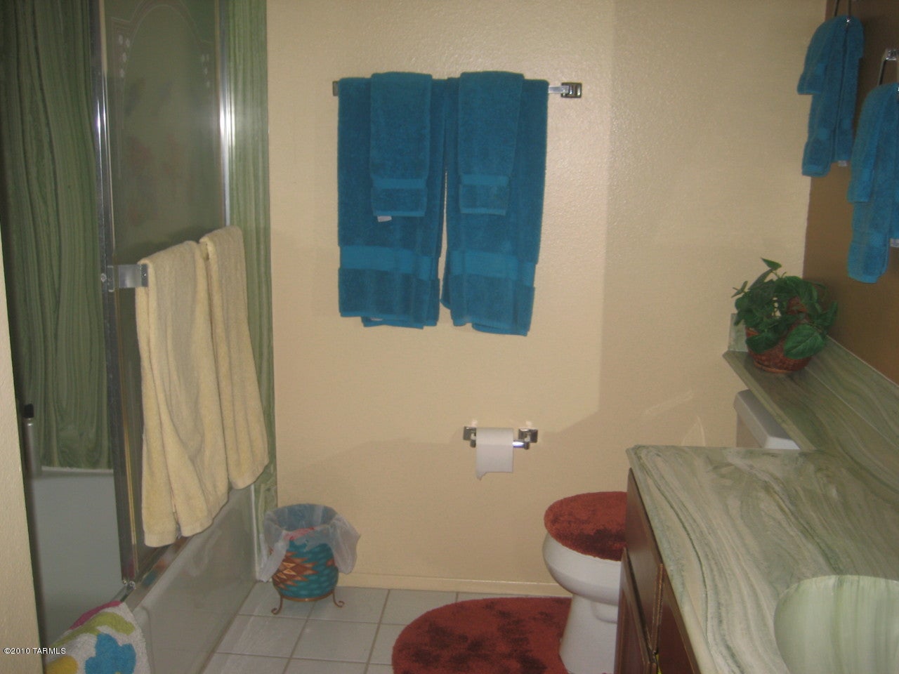 Las Primeras Lomas (1-76) - Residential Lease