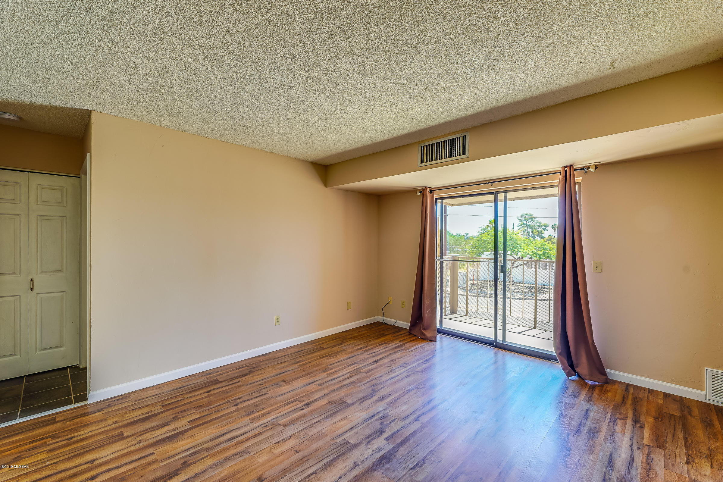 Golf Links East Condos (1-48) - Residential