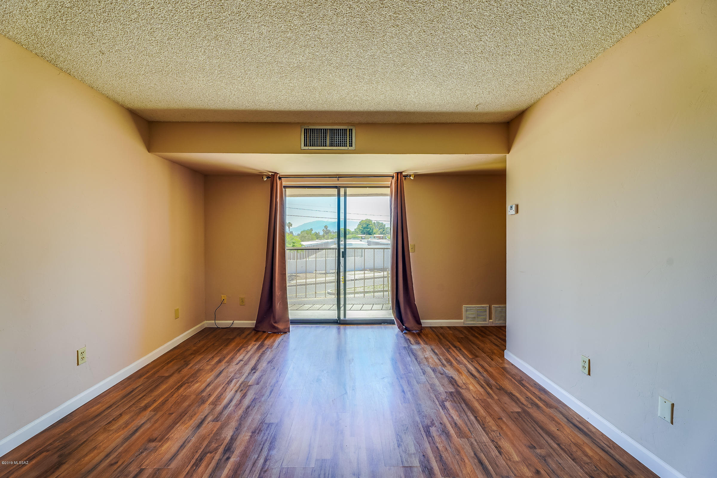 Golf Links East Condos (1-48) - Residential