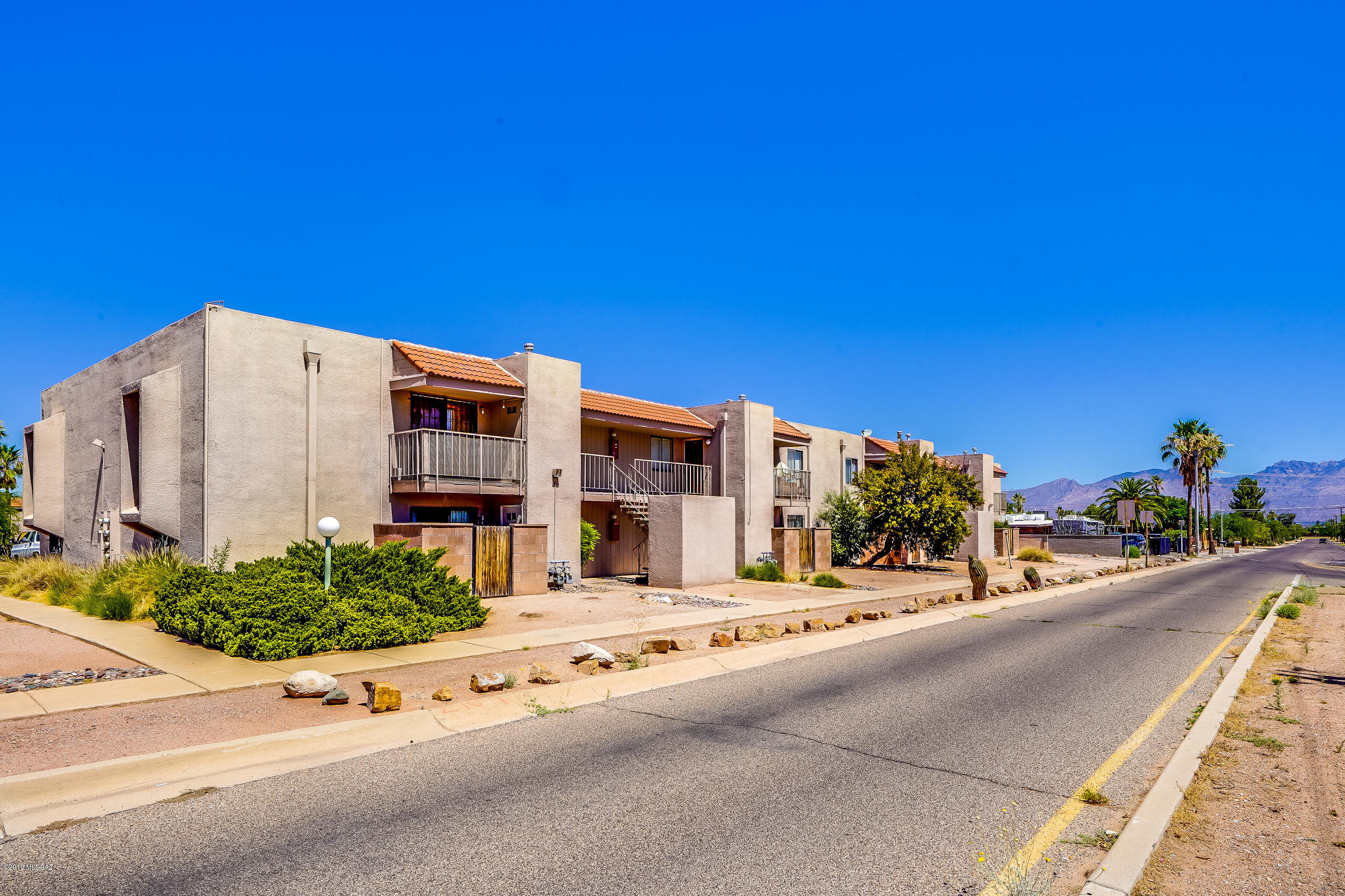 Golf Links East Condos (1-48) - Residential