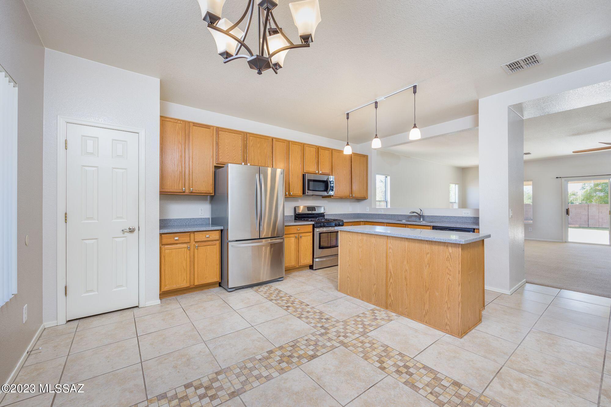 Black Horse (1-411) - Residential Lease