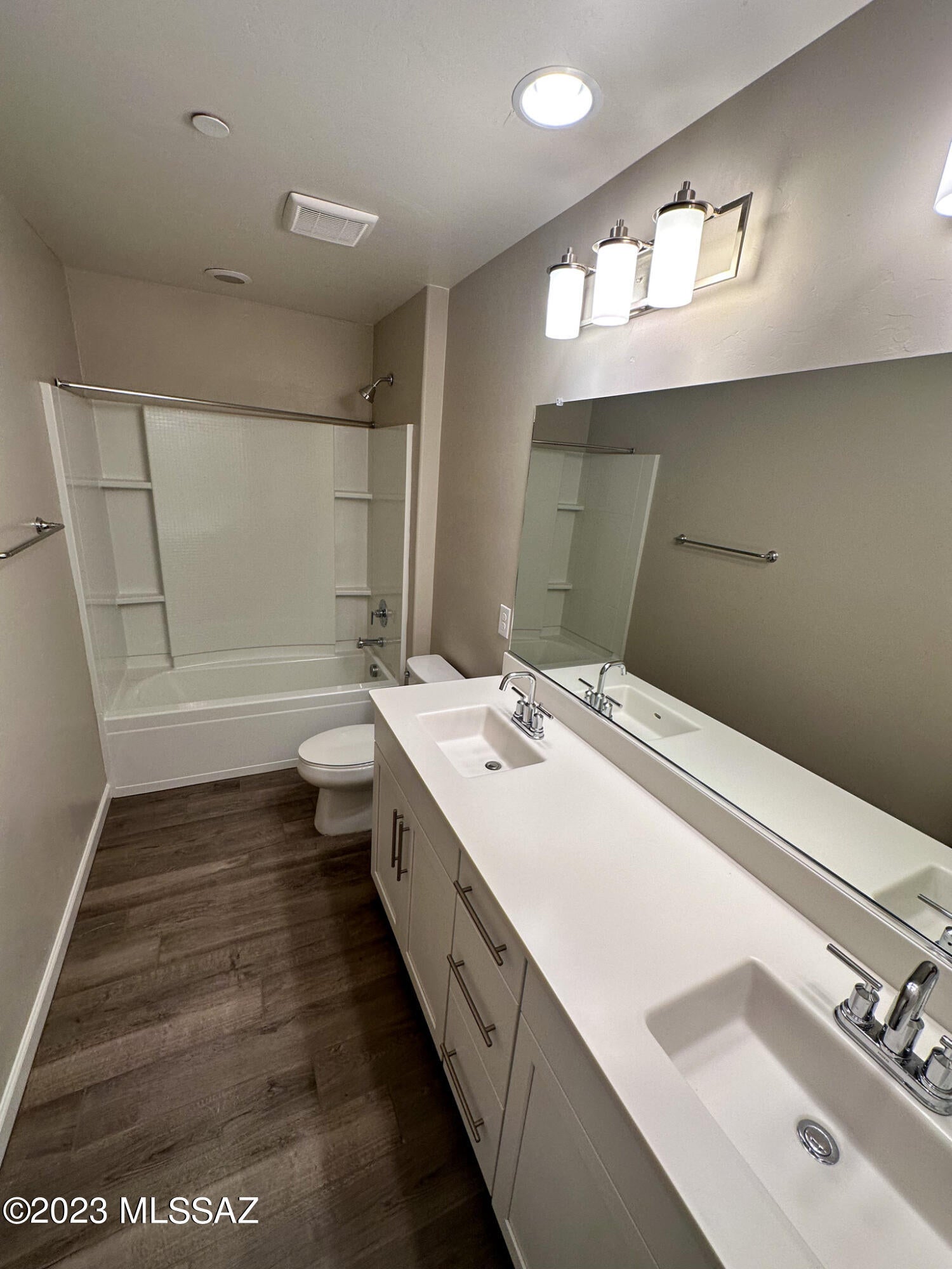 Rancho Del Lago (101-206) - Residential Lease