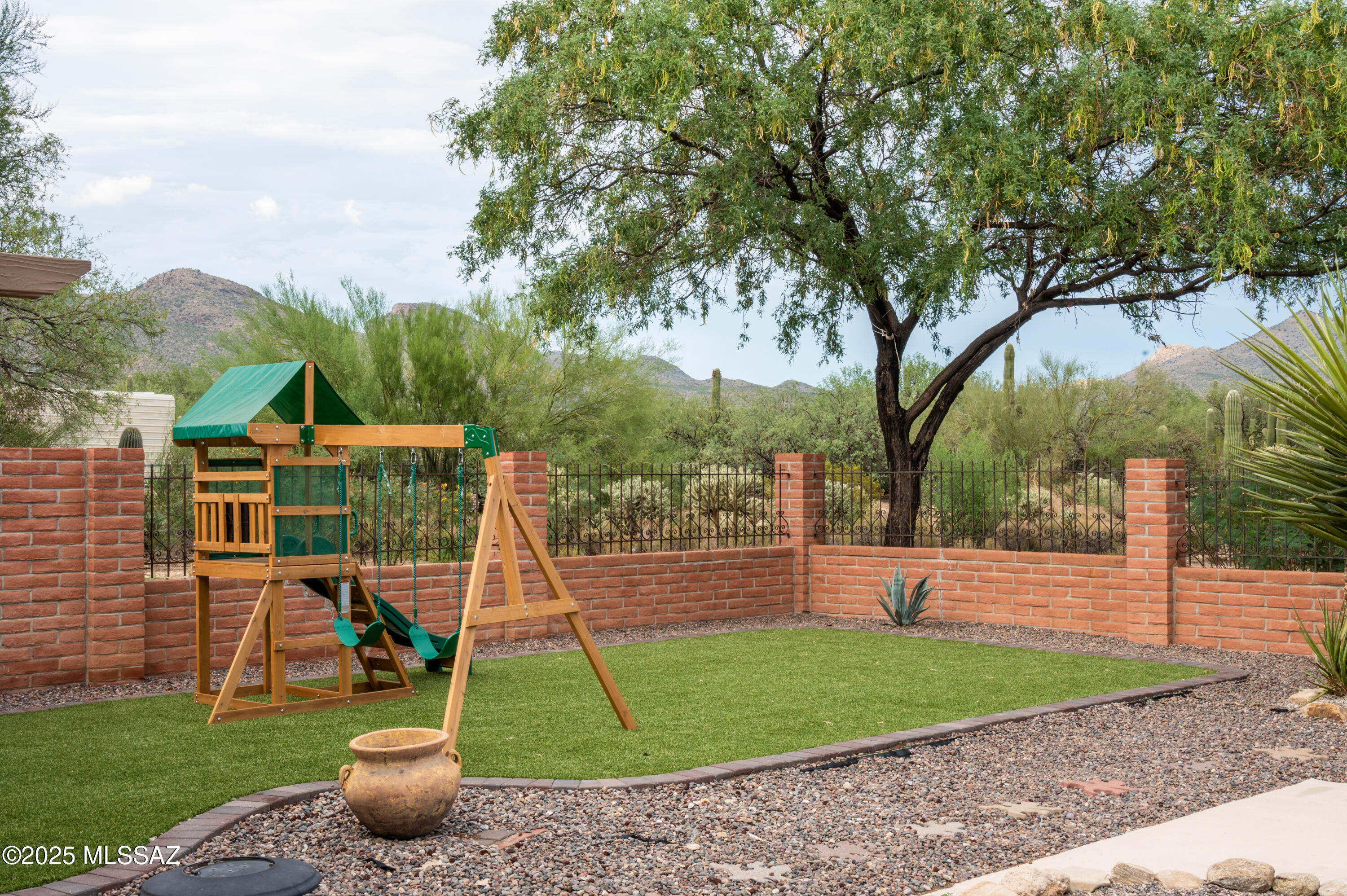 Catalina Madre (1-70) - Residential