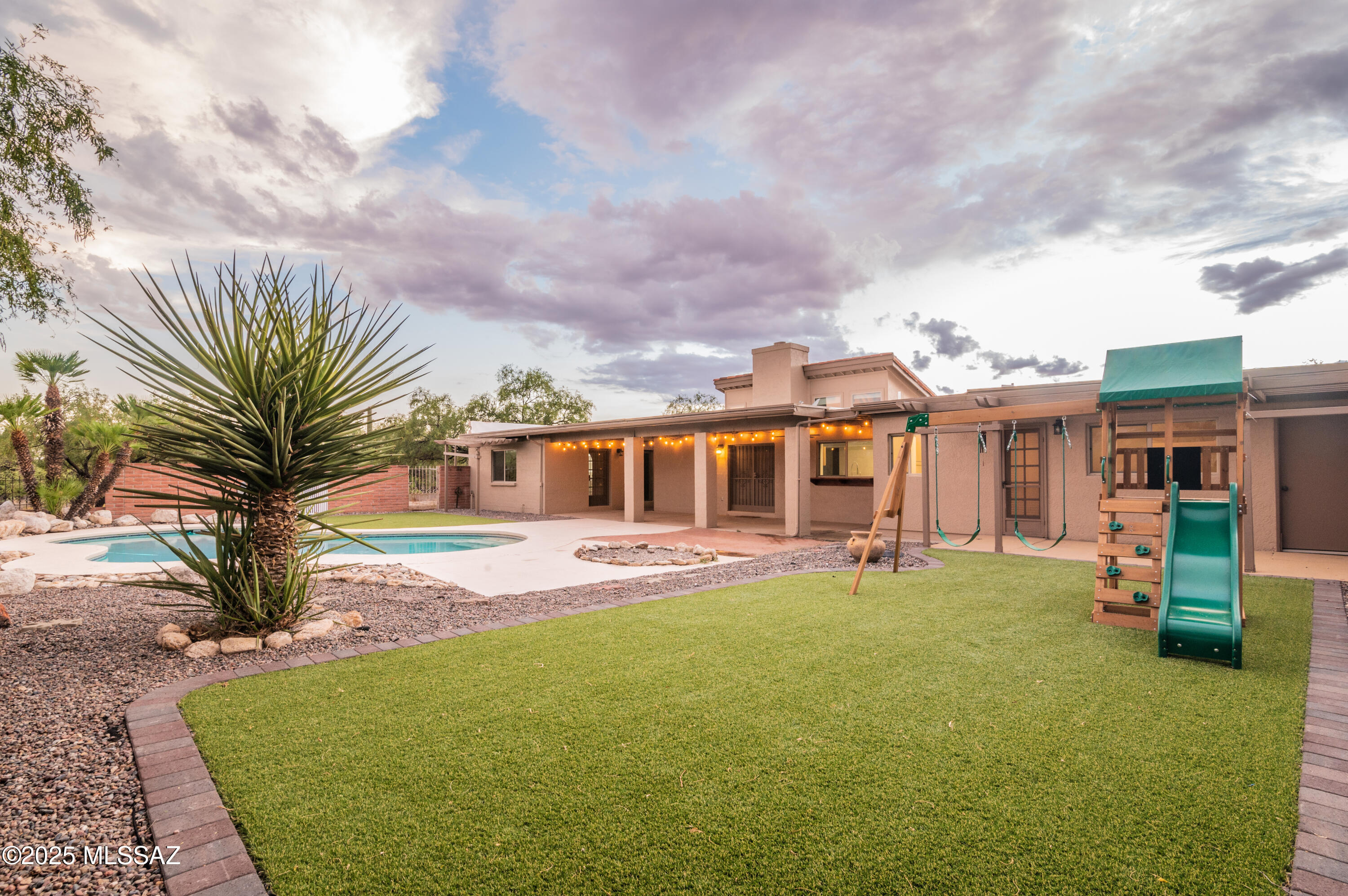 Catalina Madre (1-70) - Residential