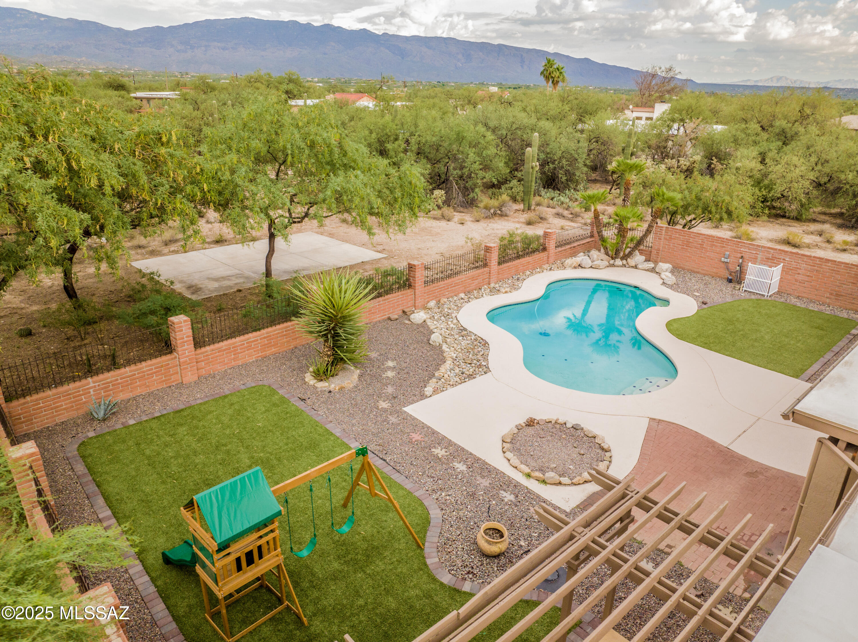 Catalina Madre (1-70) - Residential