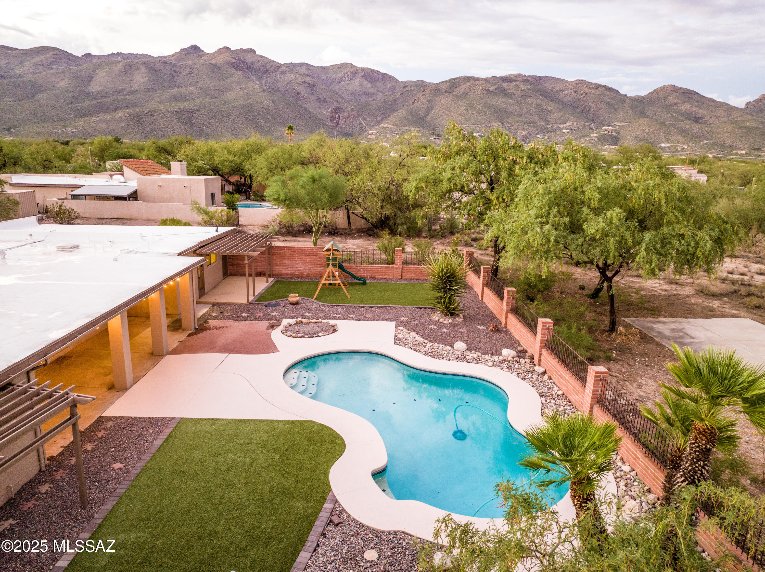 Catalina Madre (1-70) - Residential