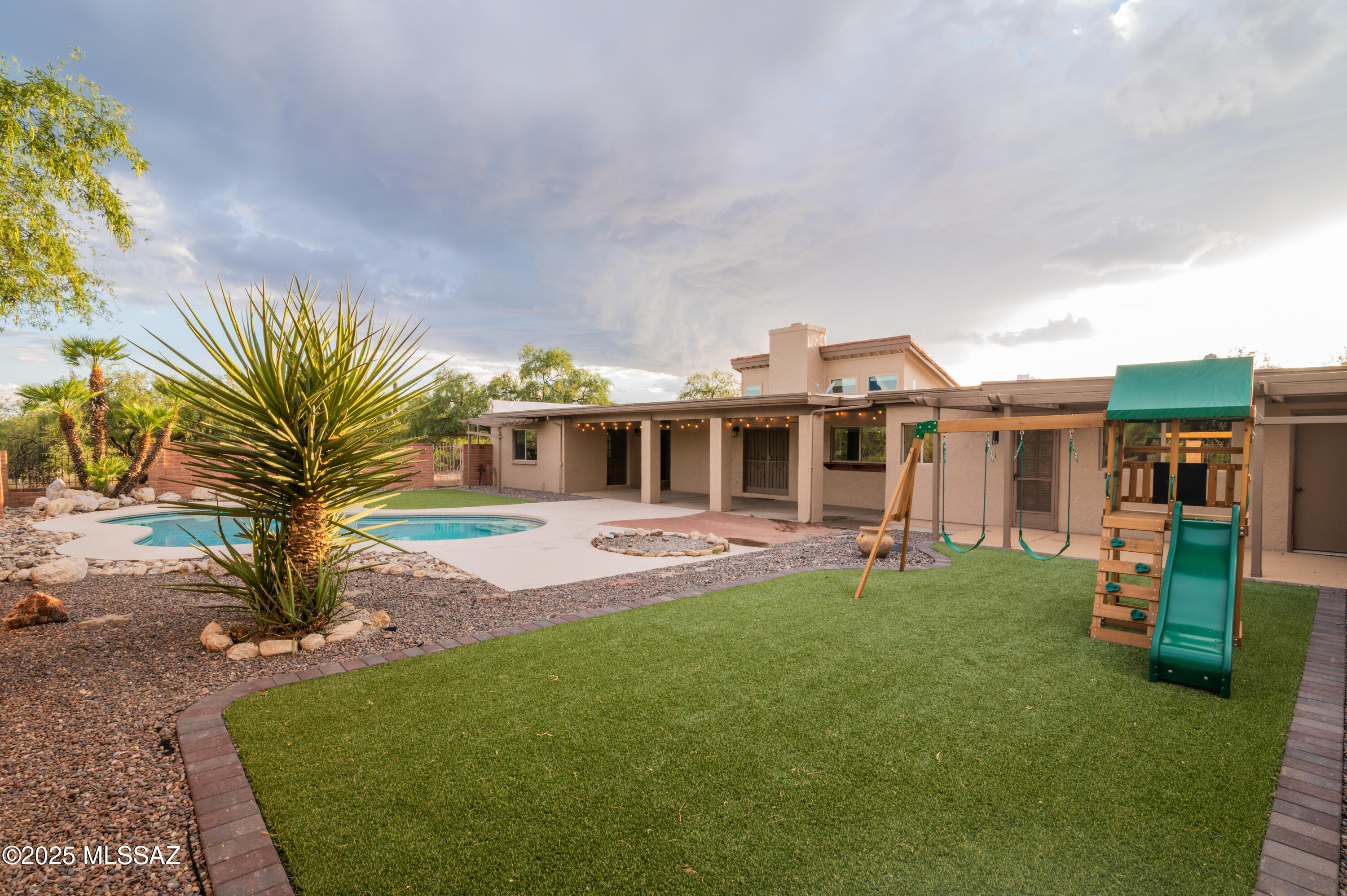 Catalina Madre (1-70) - Residential