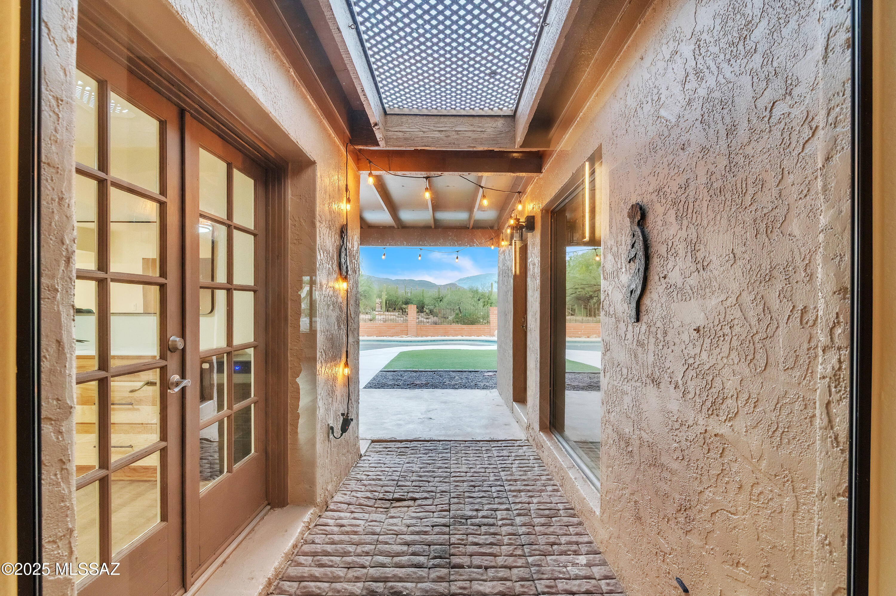 Catalina Madre (1-70) - Residential