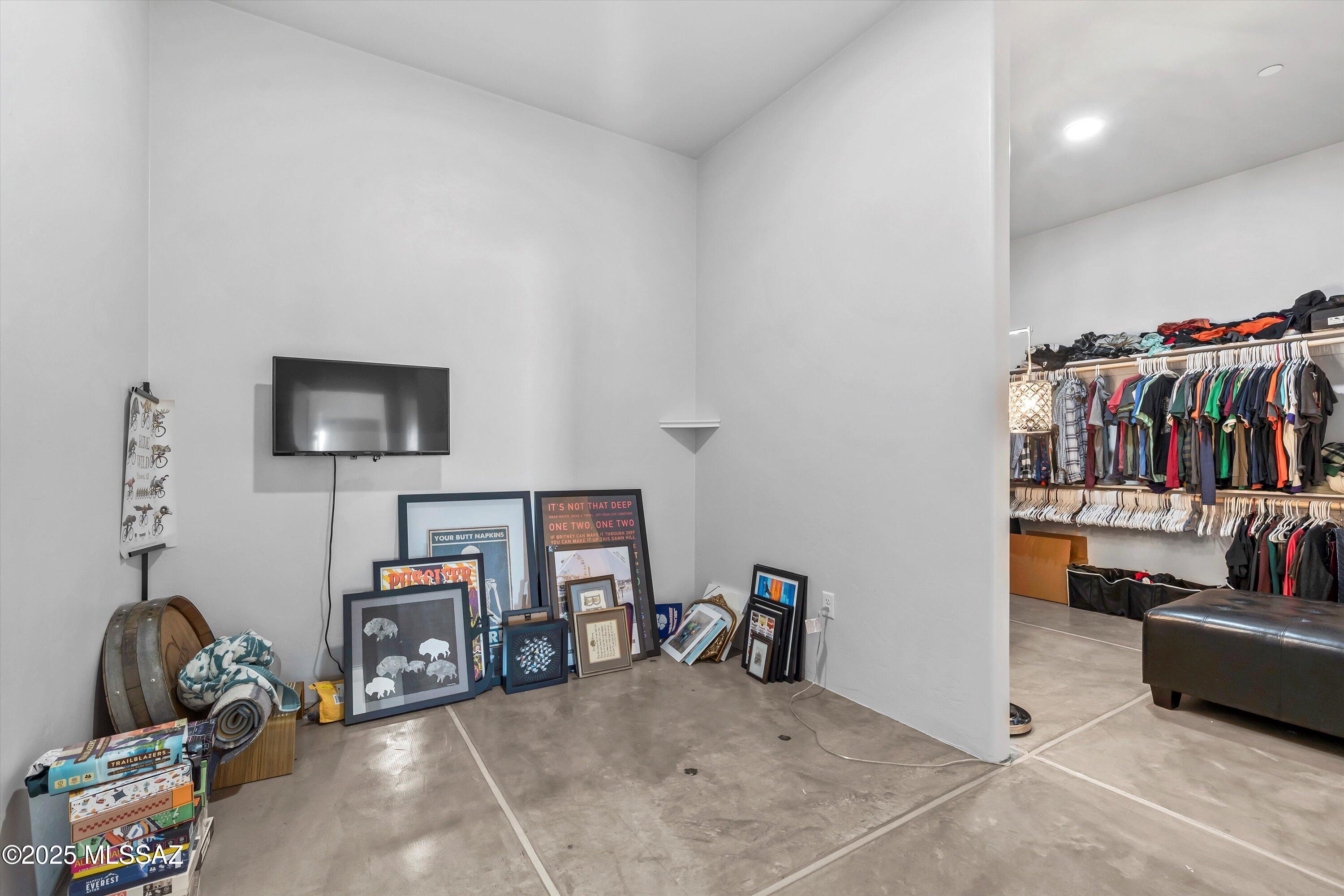 Las Rocas - Residential