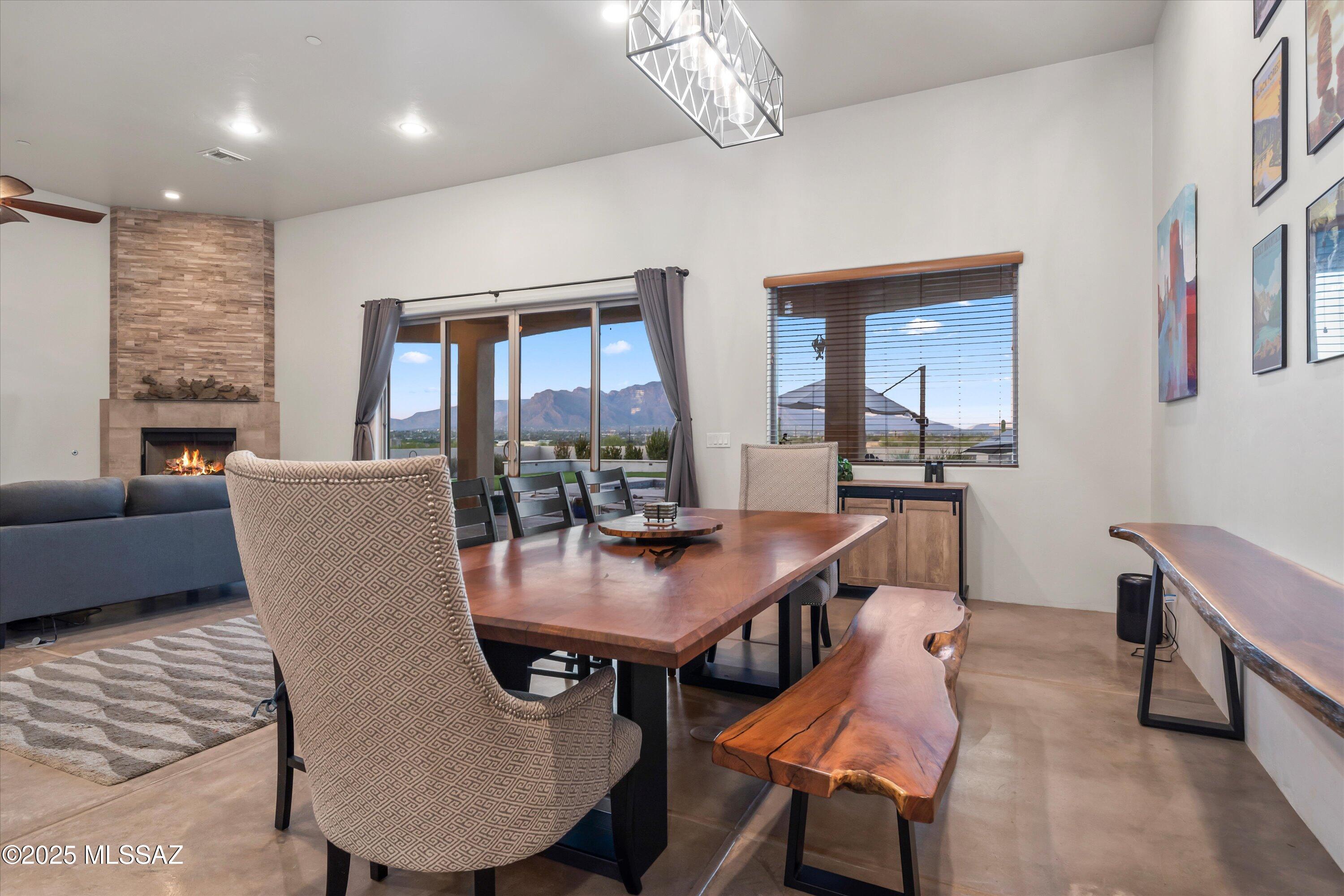 Las Rocas - Residential