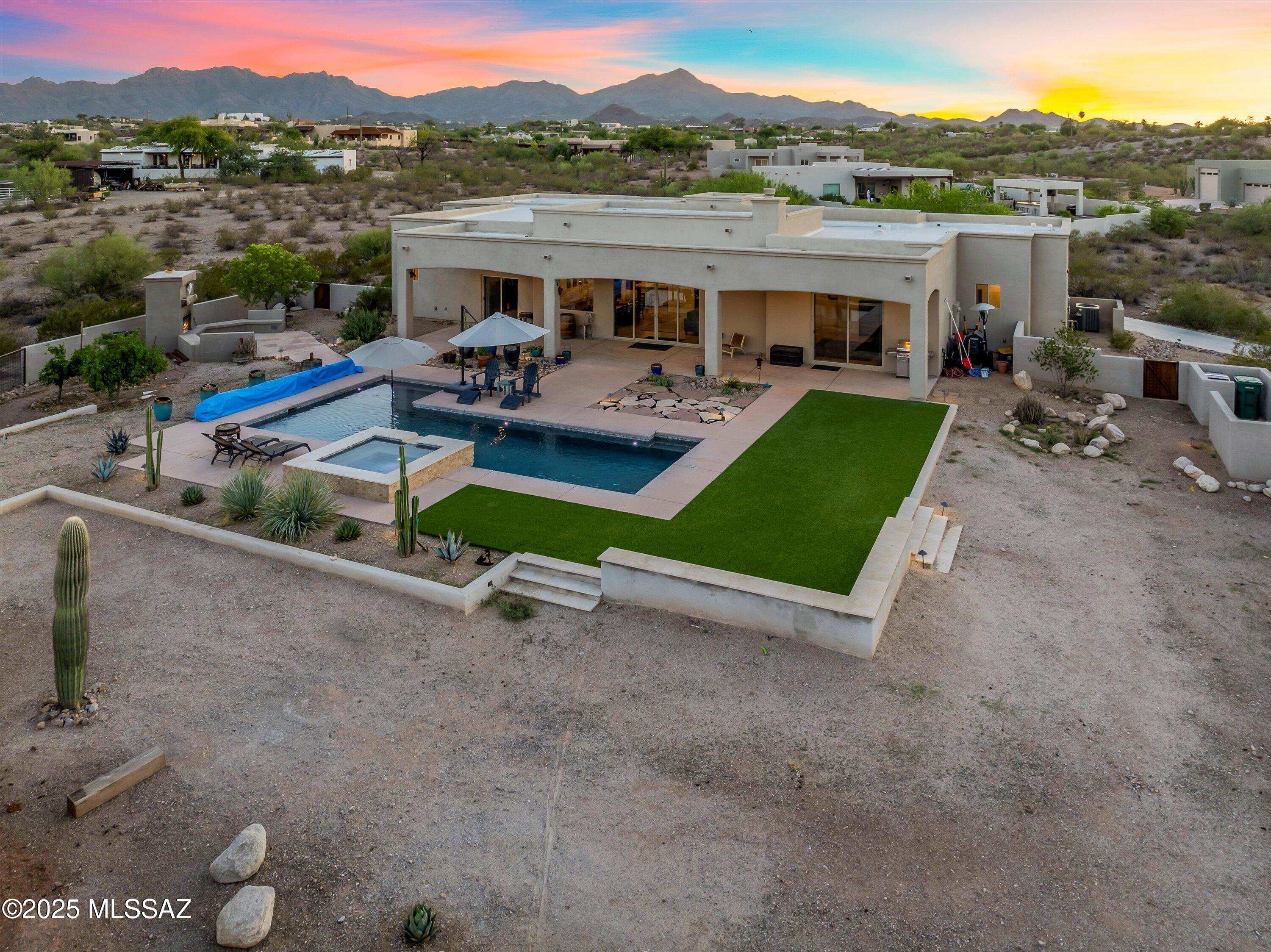 Las Rocas - Residential