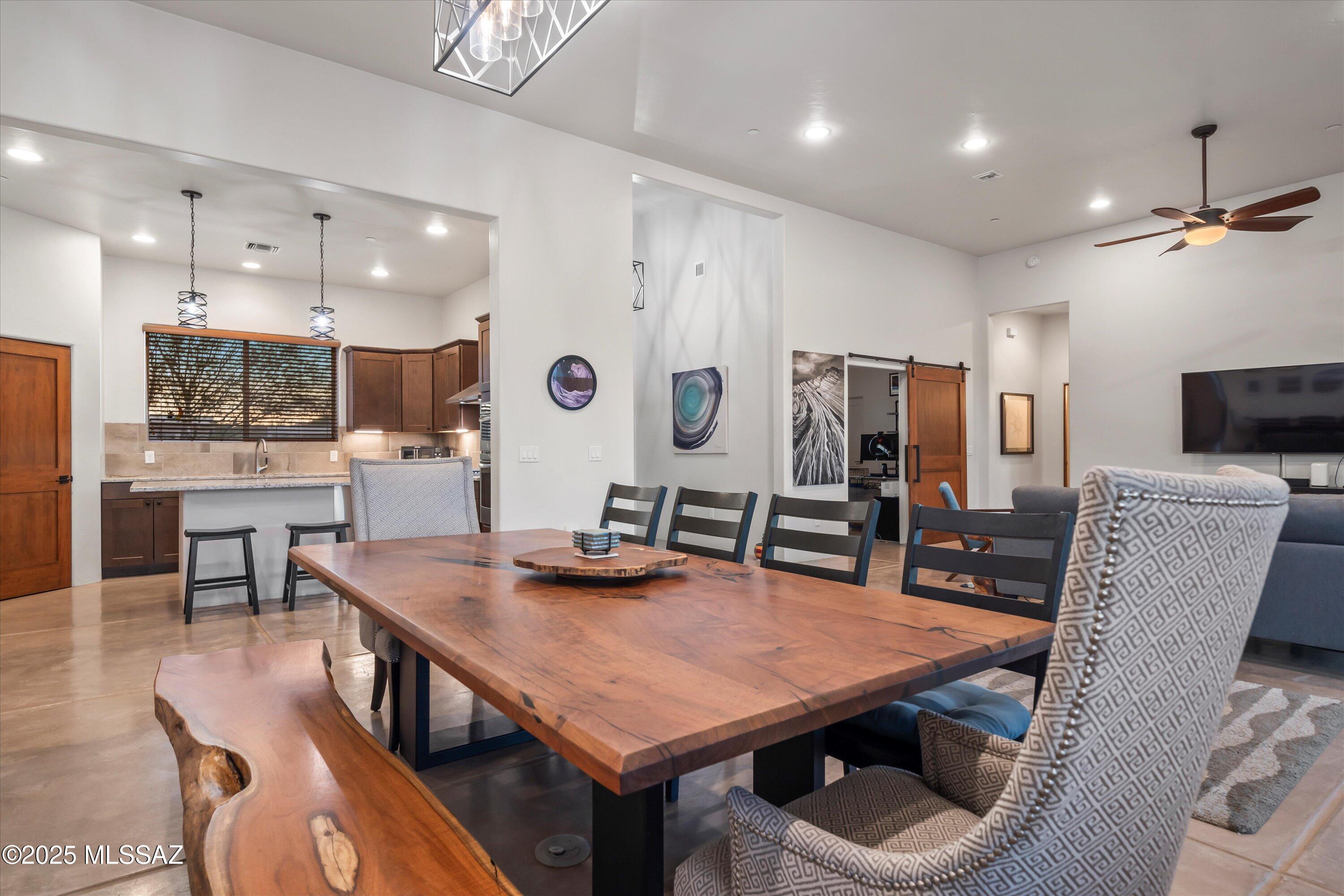 Las Rocas - Residential