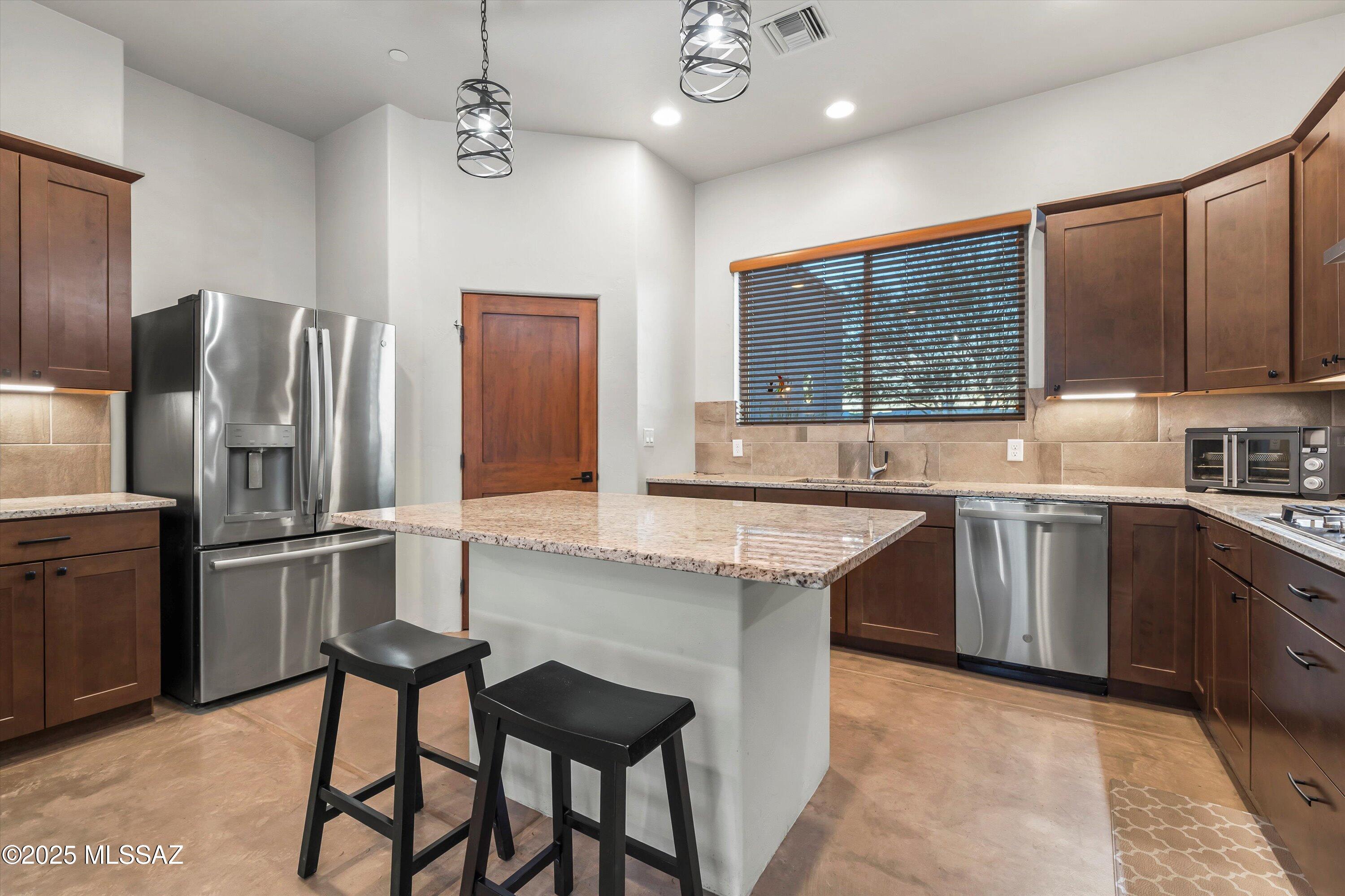 Las Rocas - Residential