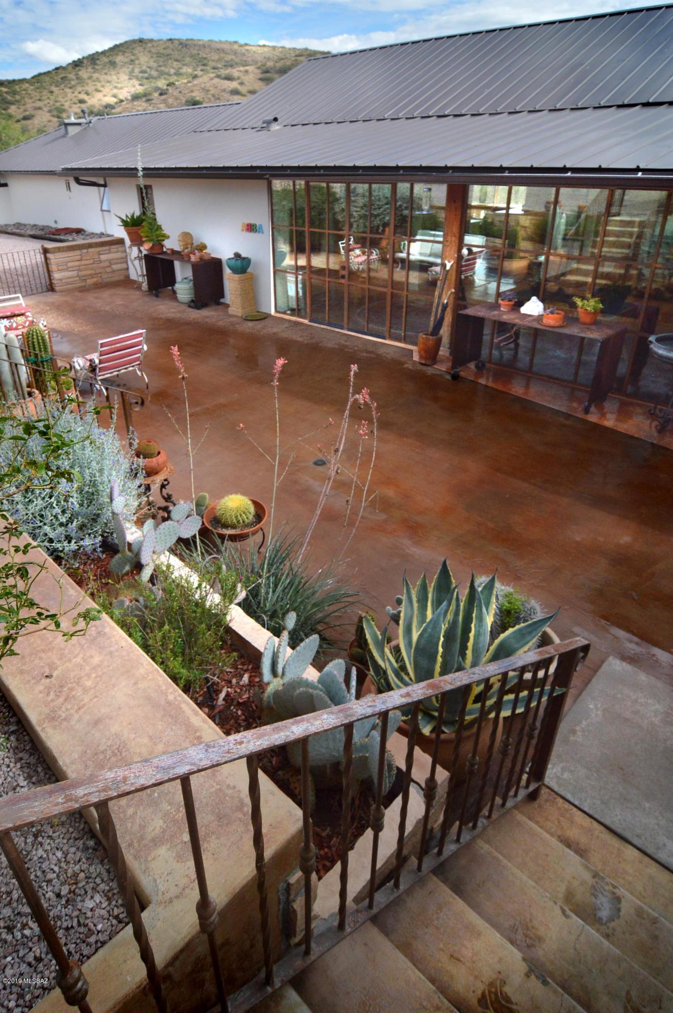 Rail X Ranch Est - Residential