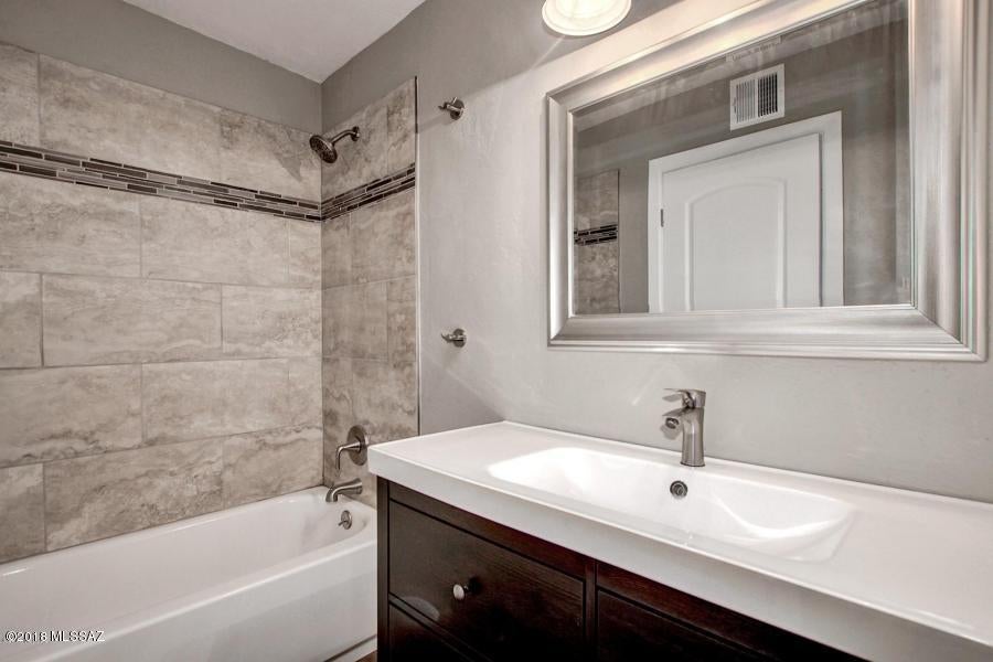 Santa Catalina Estates - Residential Lease