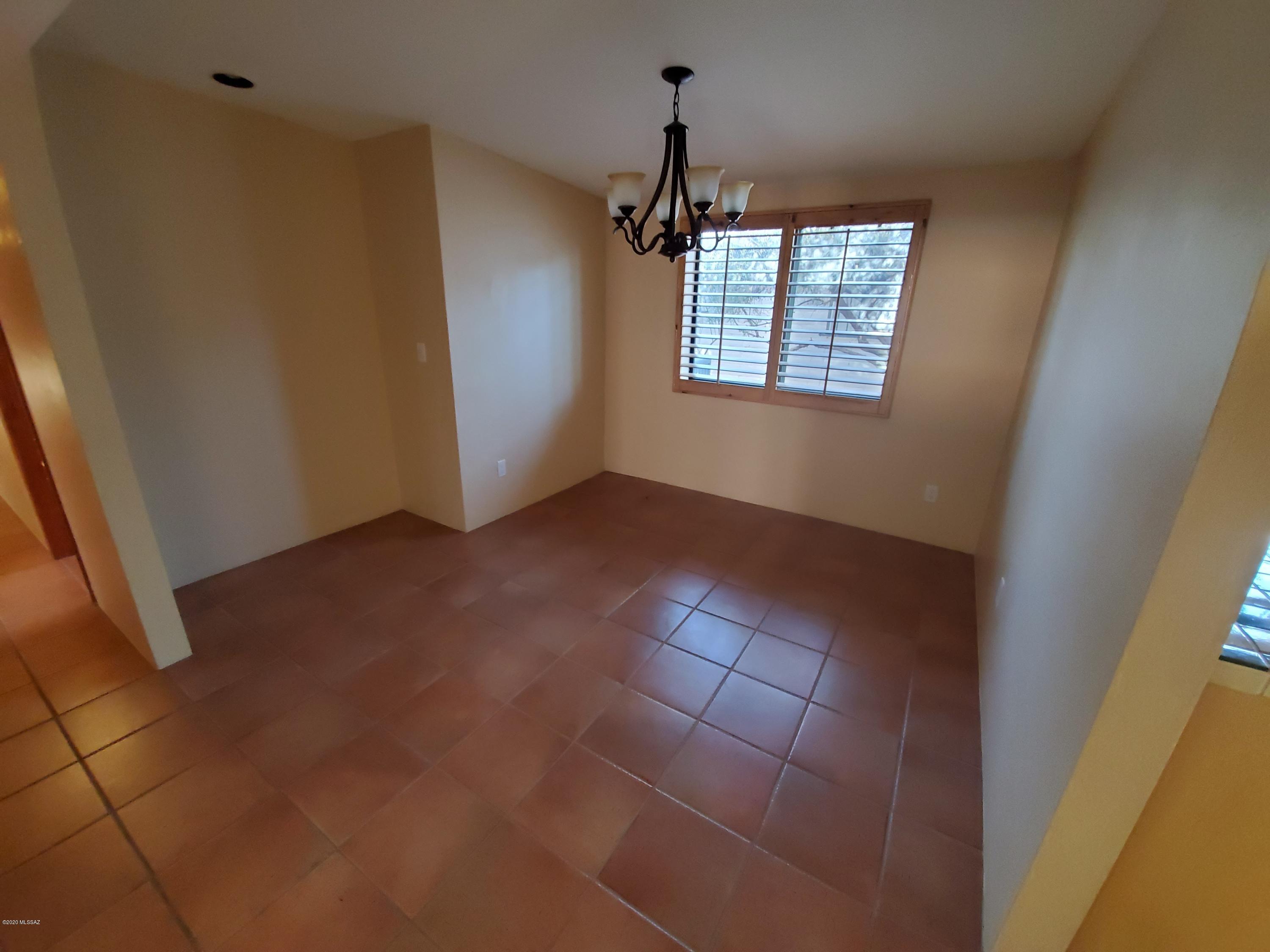 Solano Estates Unit 4 (1-98) - Residential Lease