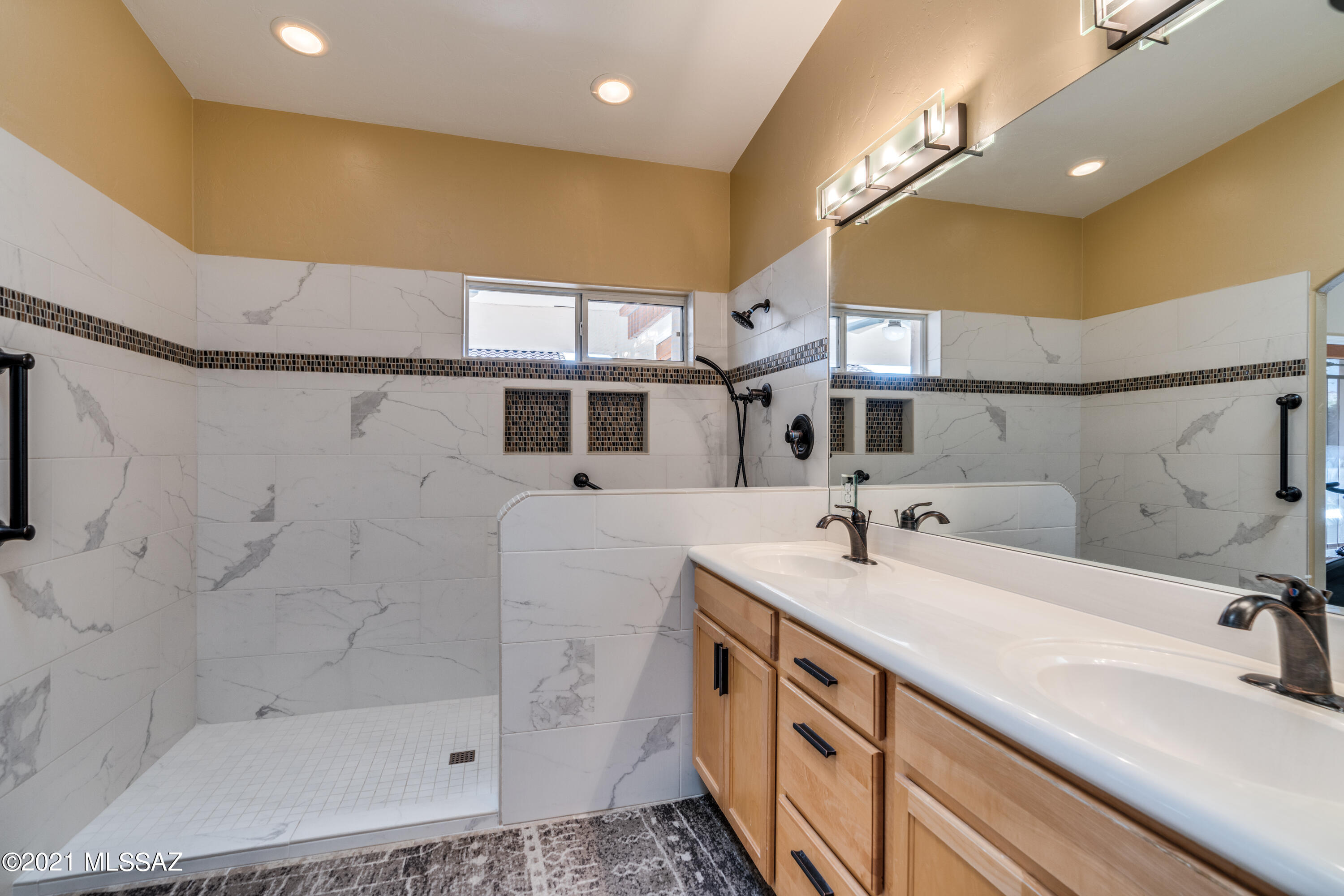 Window Rock At La Reserve - Residential