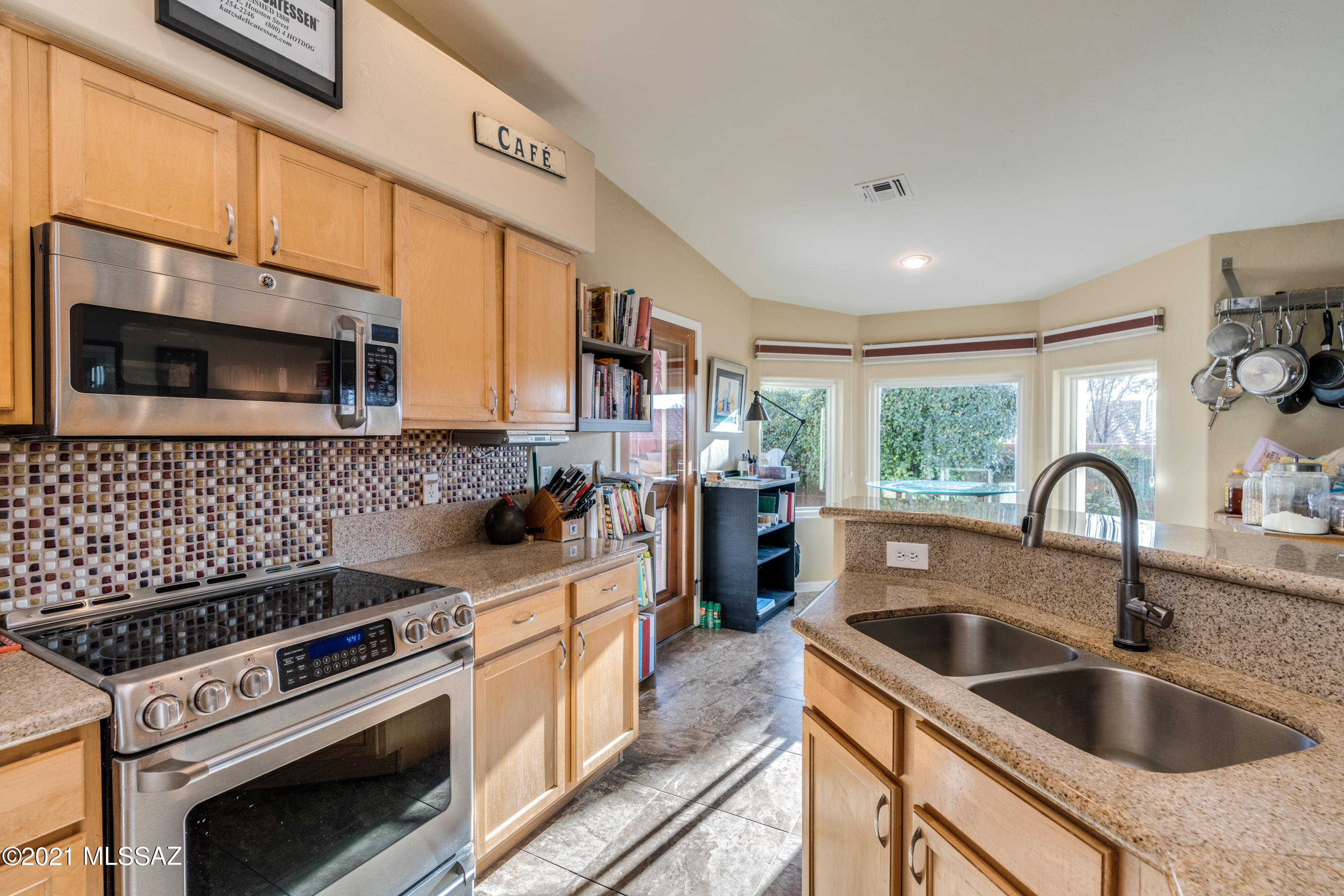 Window Rock At La Reserve - Residential